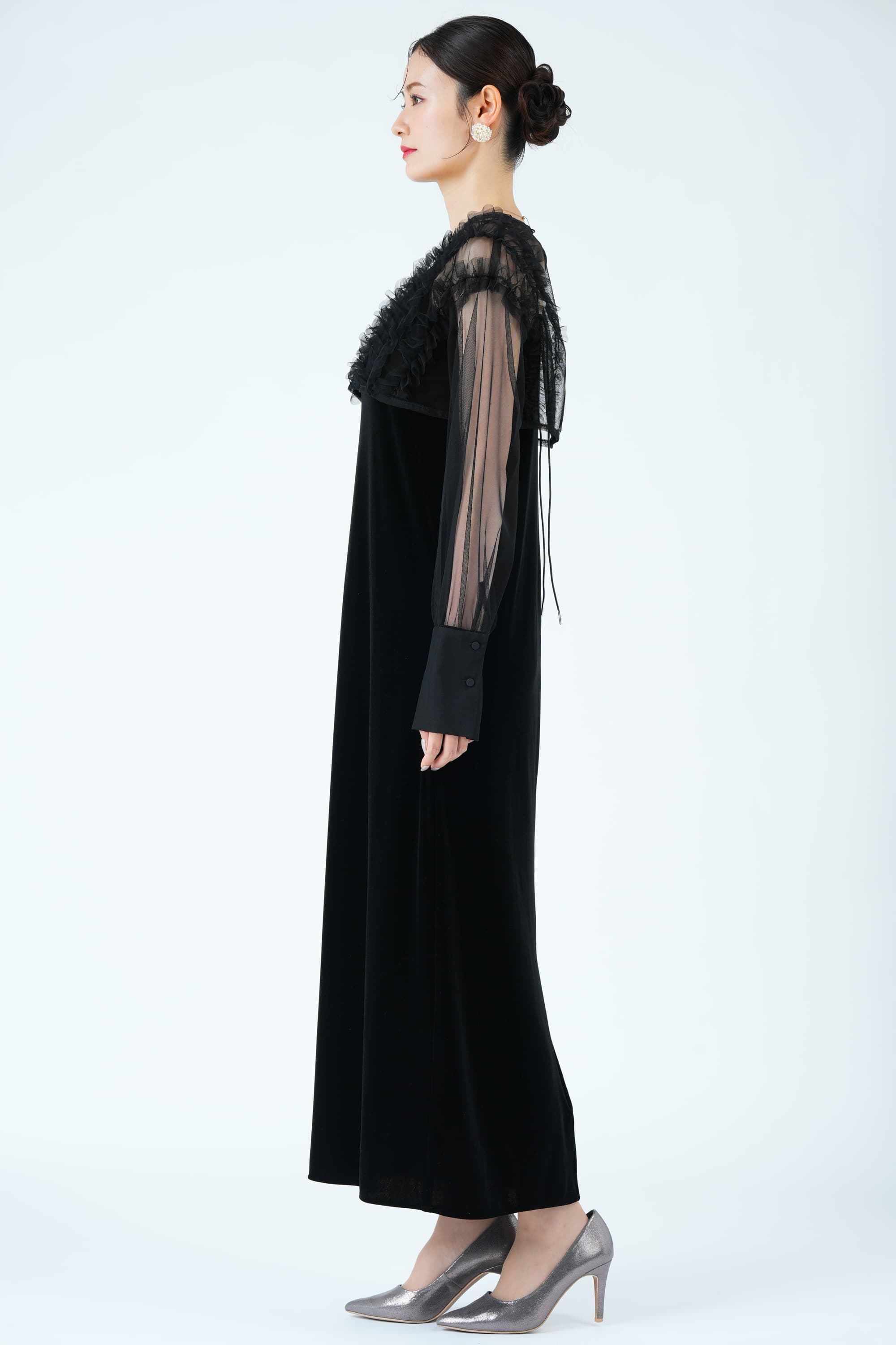 エアリーチュール×ベロアブラックドレス