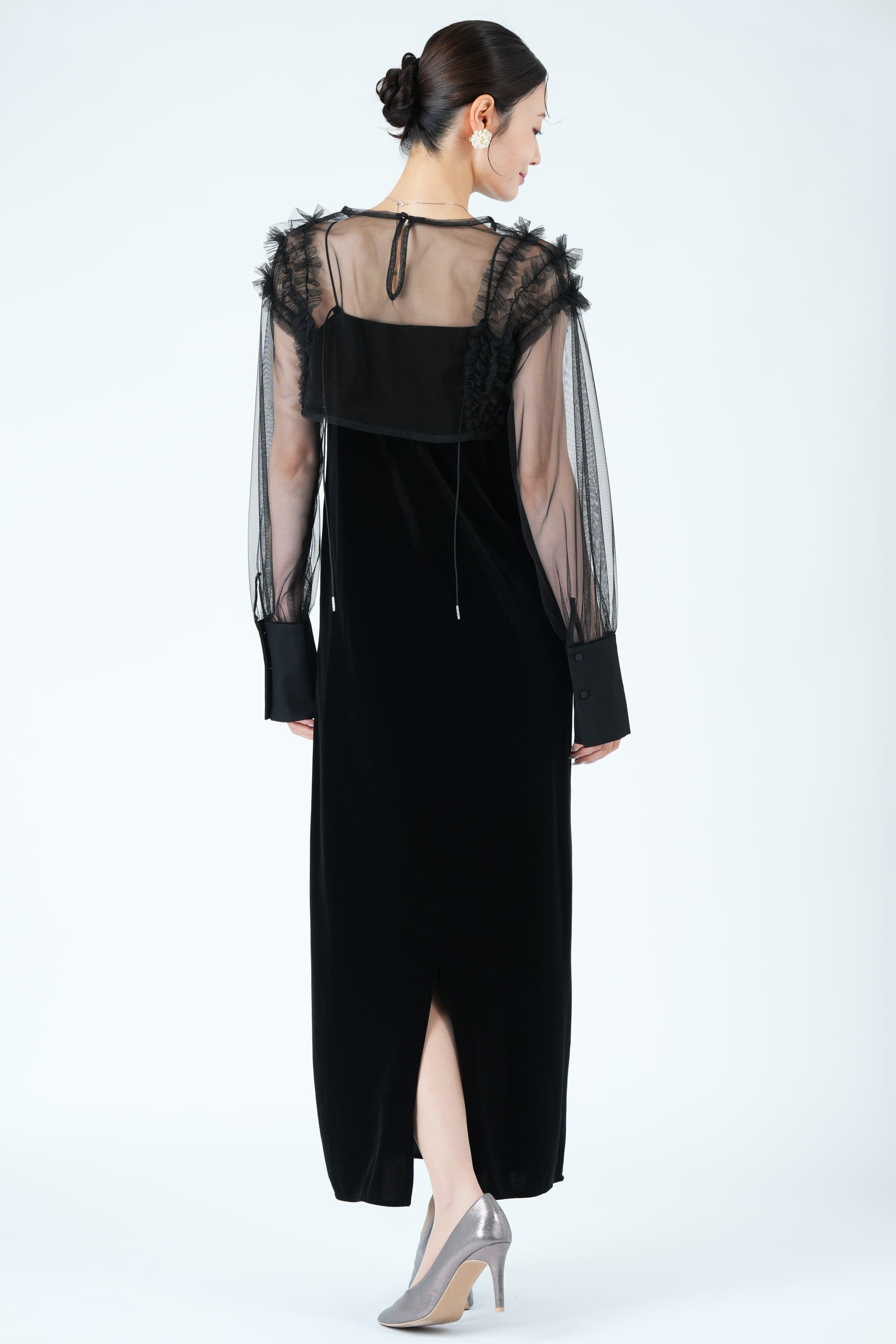 エアリーチュール×ベロアブラックドレス