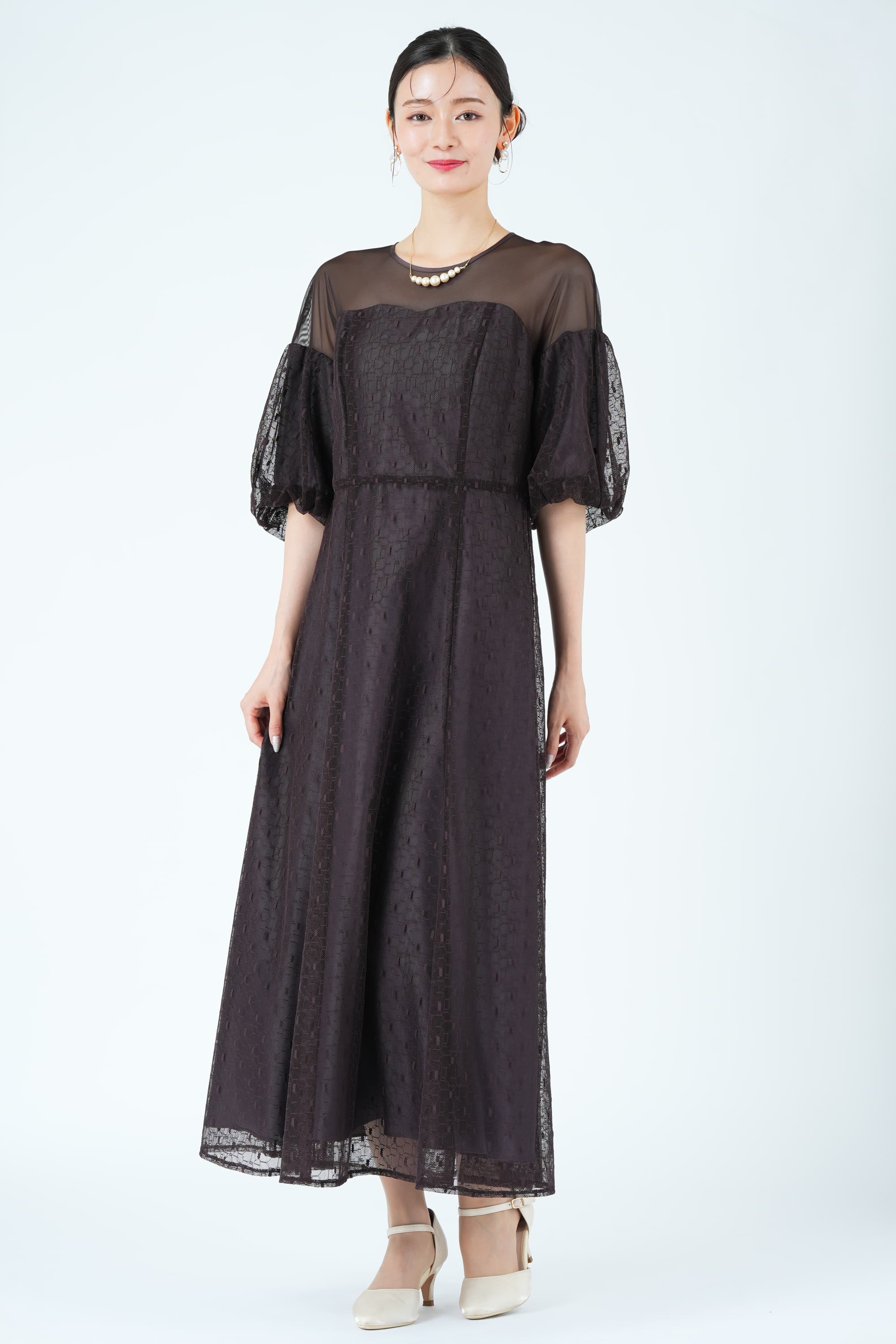 幾何学レース×パフスリーブブラウンドレス