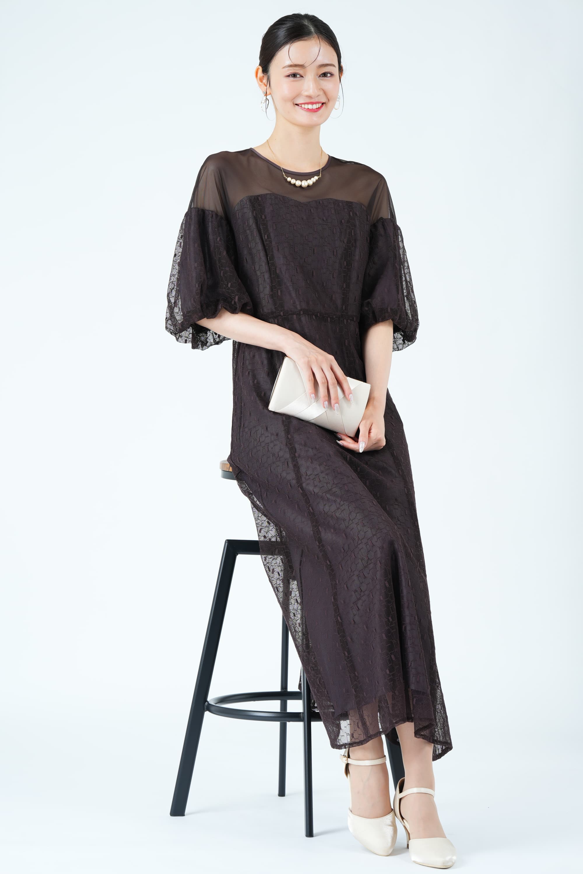 幾何学レース×パフスリーブブラウンドレス