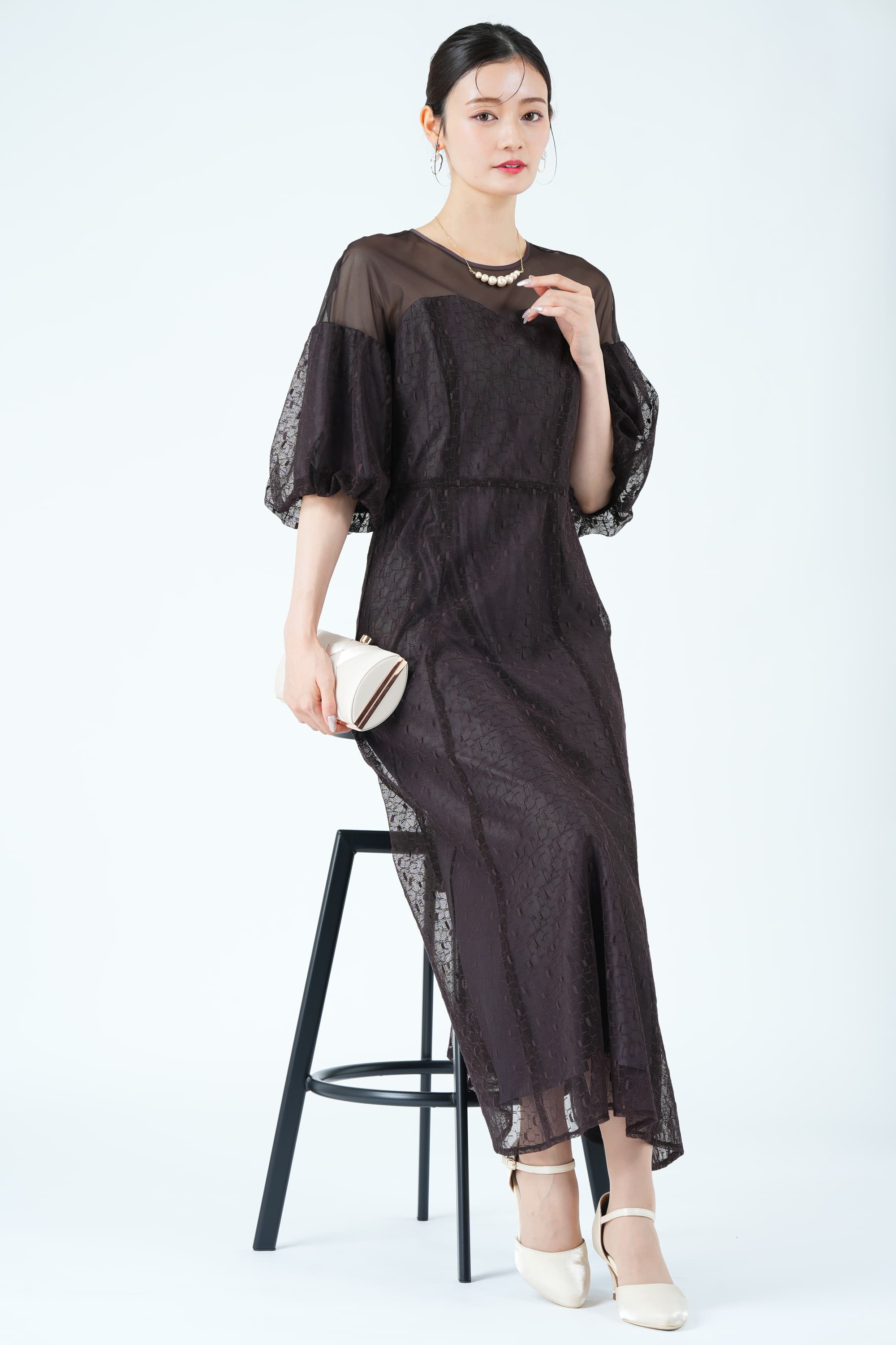 幾何学レース×パフスリーブブラウンドレス