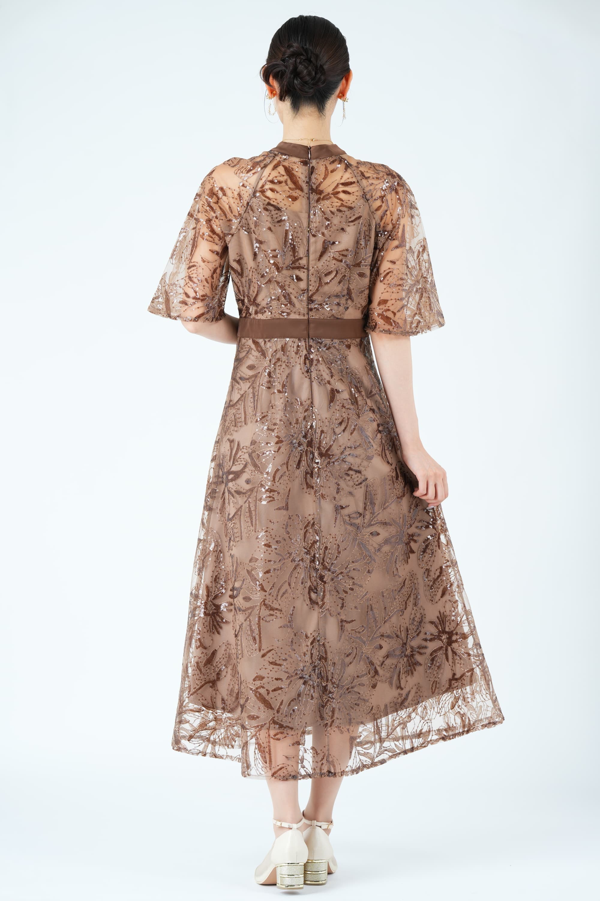 フラワー刺繍スパンコールブラウンドレス