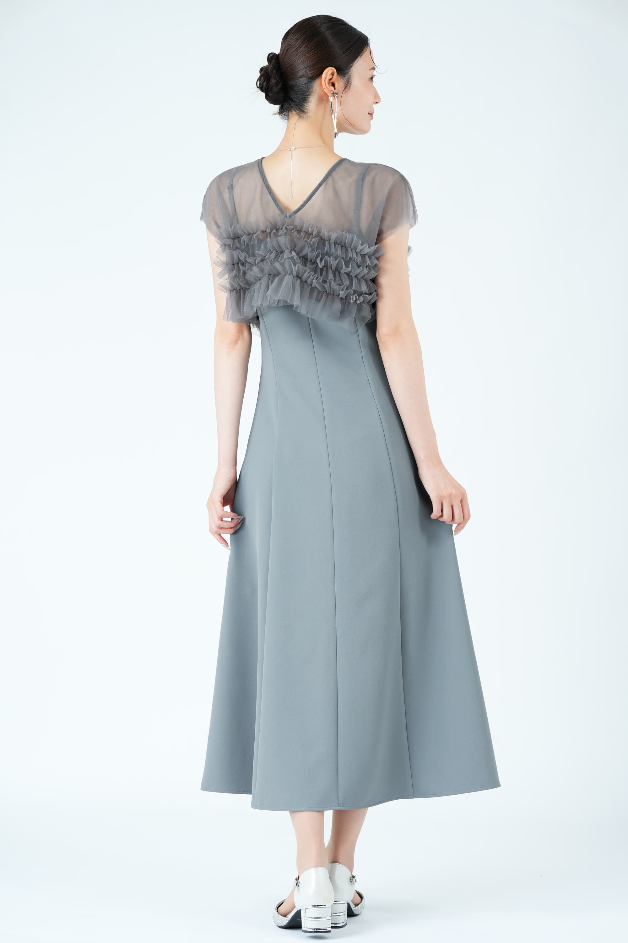 立体エアリーチュールくすみブルードレス