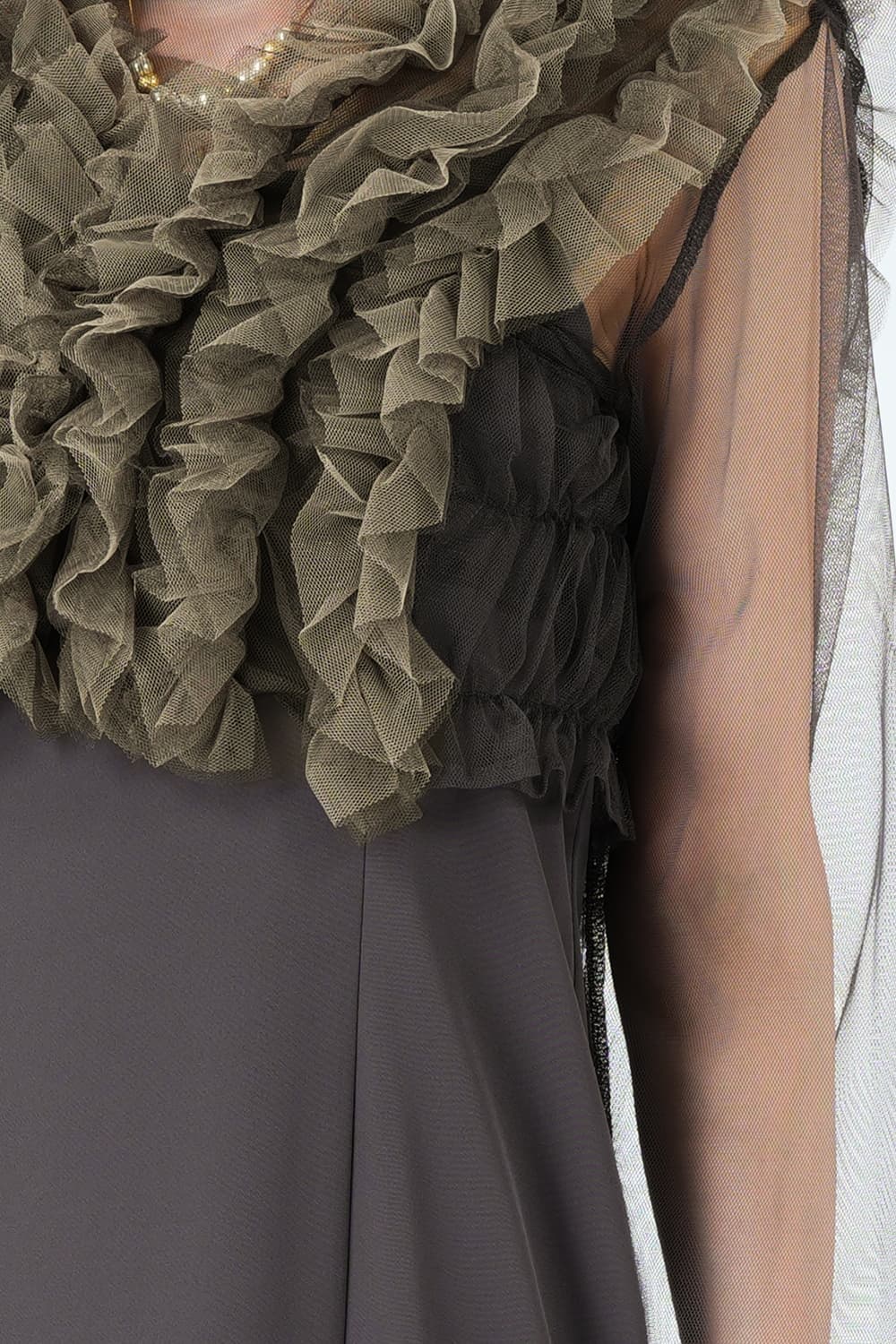 アーバンフリルベストニュアンスグレー×カーキドレス