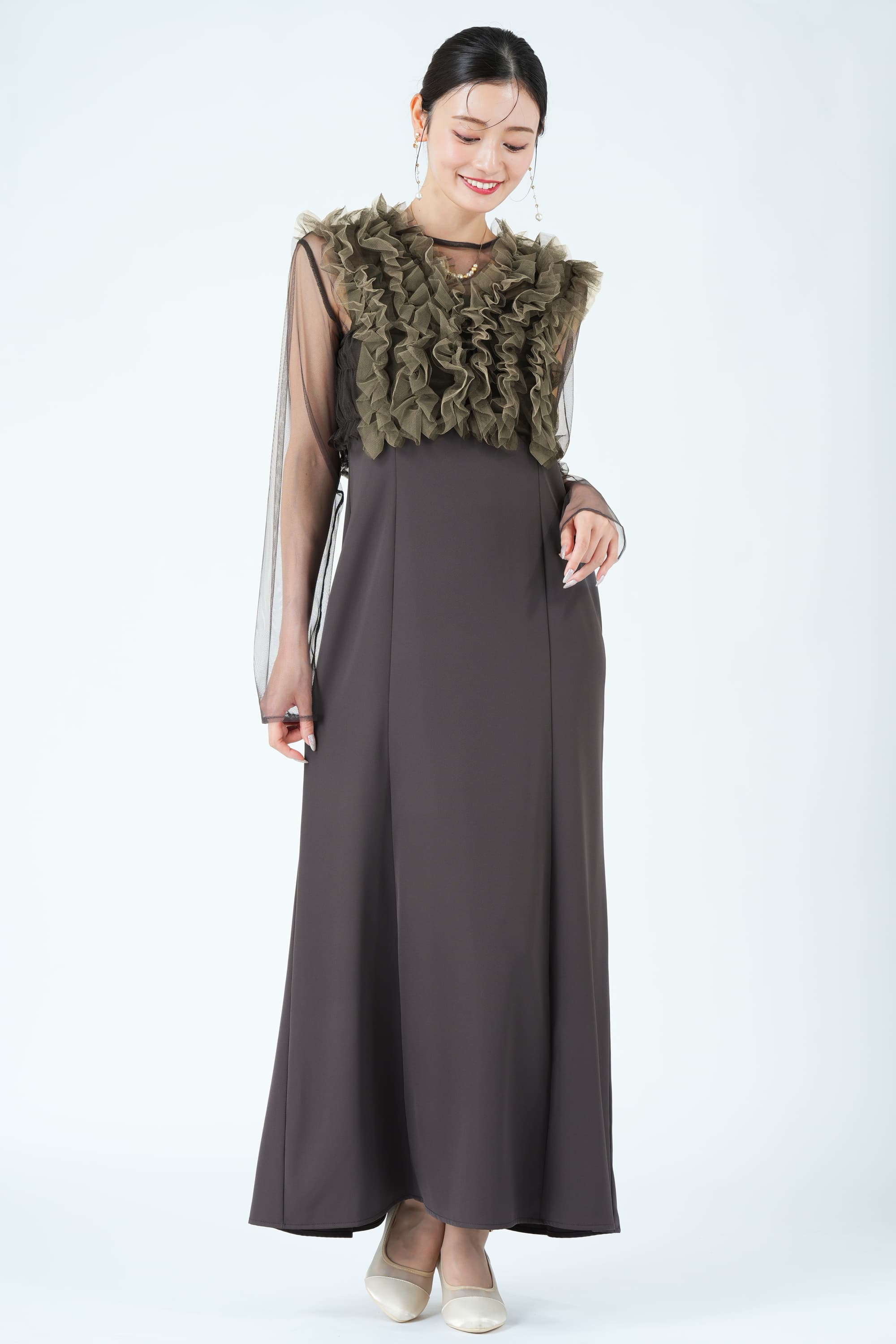 アーバンフリルベストニュアンスグレー×カーキドレス