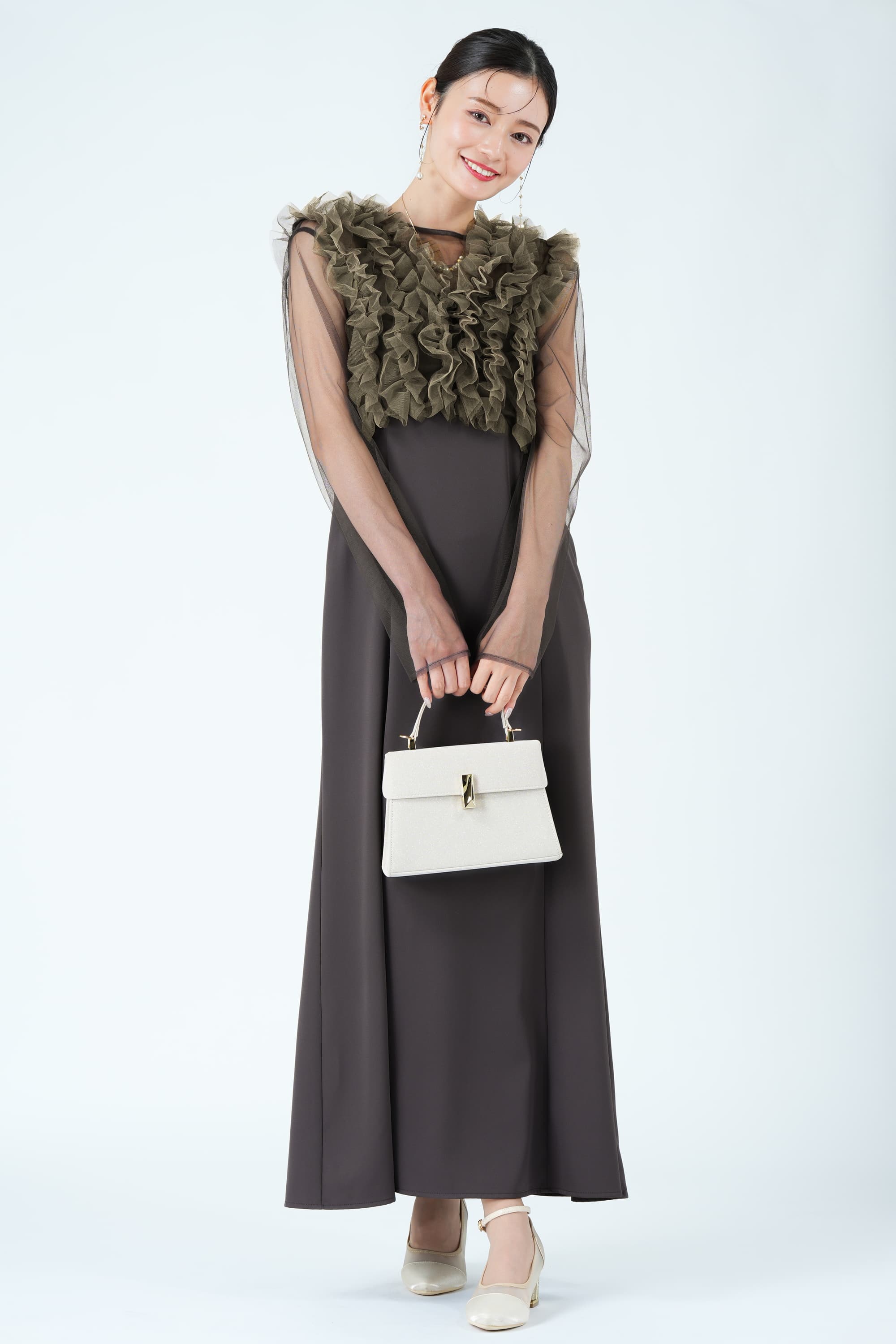 アーバンフリルベストニュアンスグレー×カーキドレス