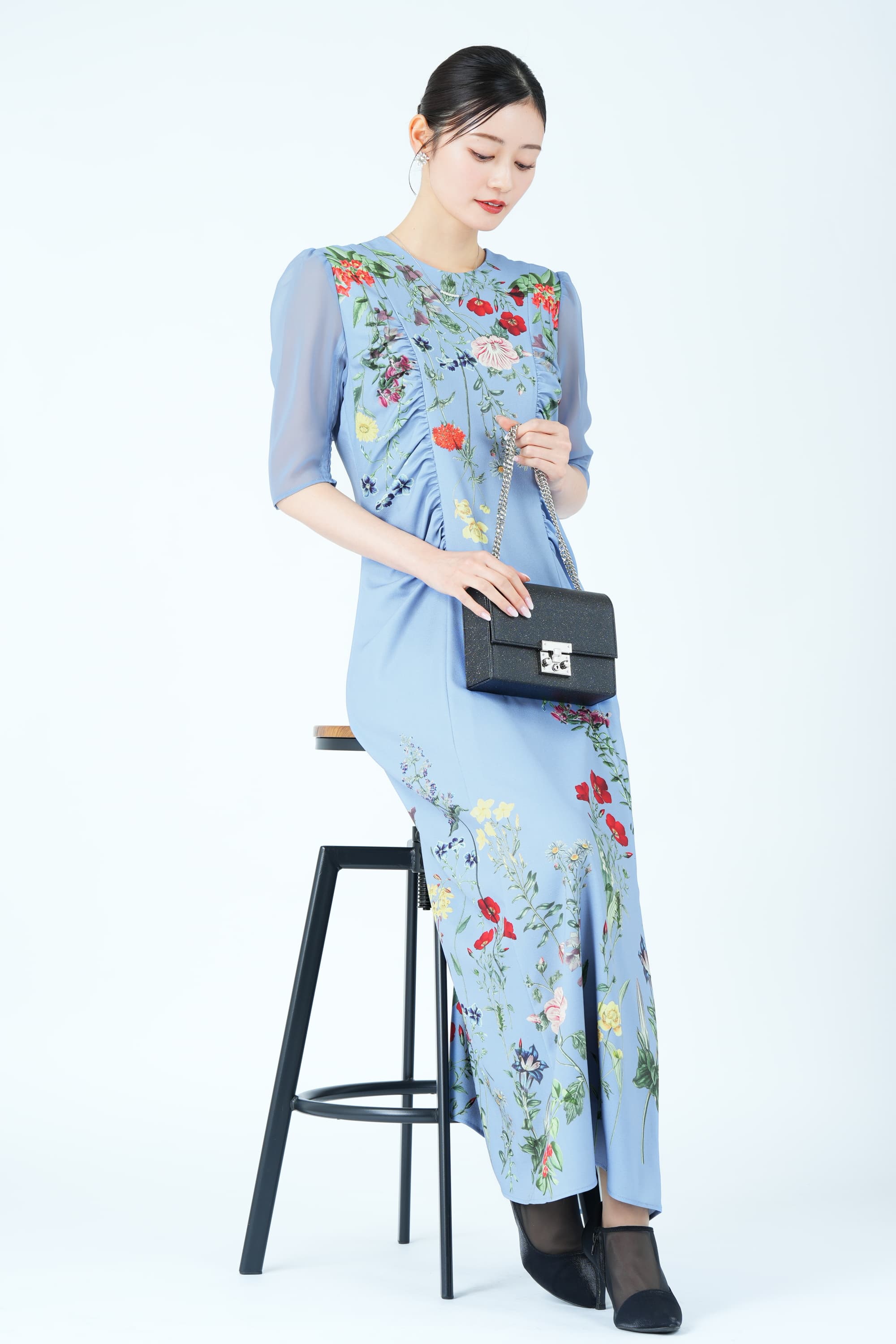 Ameri VINTAGE ボタニカルブルーム柄ブルードレス (M) をレンタル