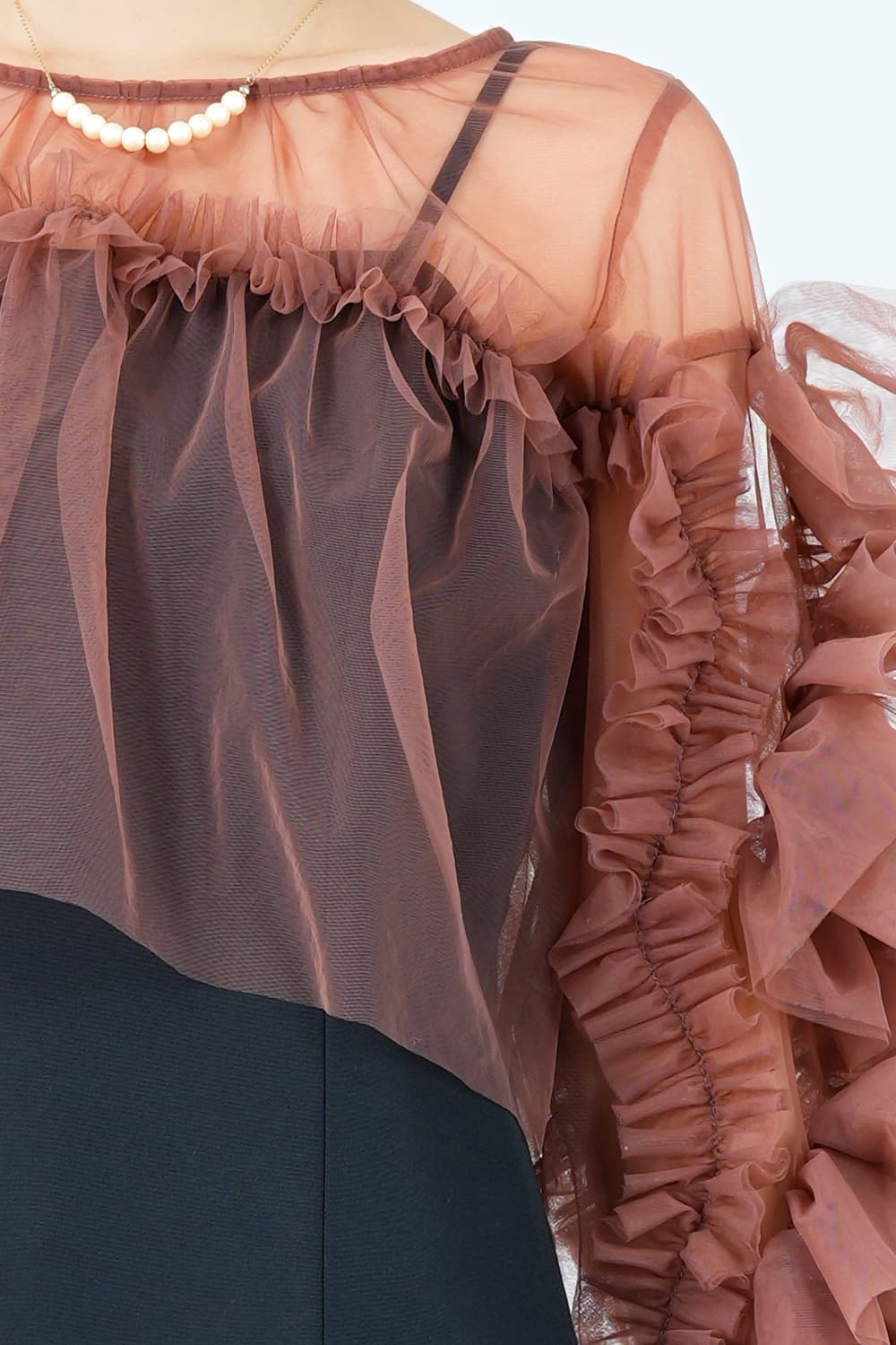 ブラウンチュールフリルボレロ&times;ブラックドレス