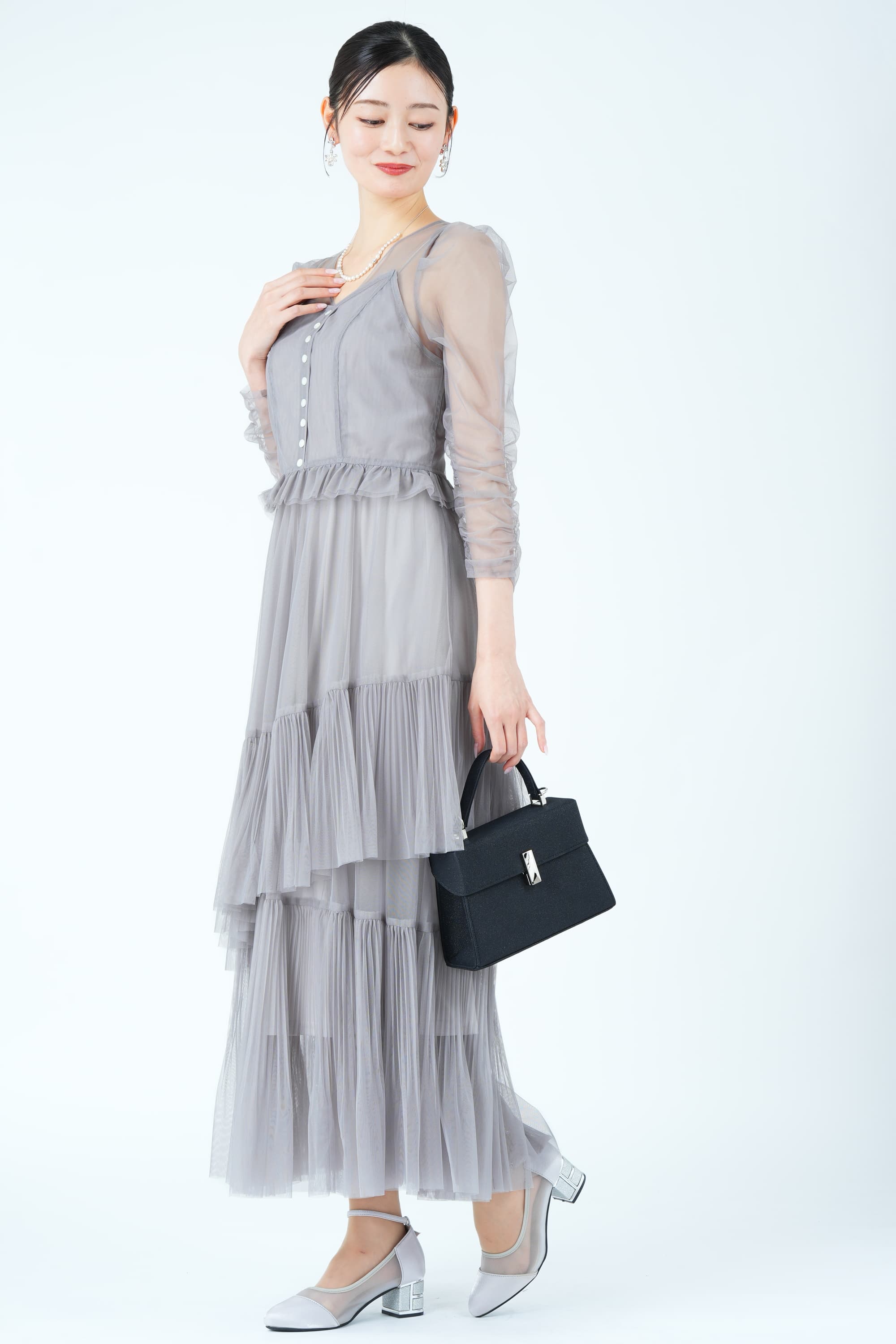 アシメティアードチュールグレードレス