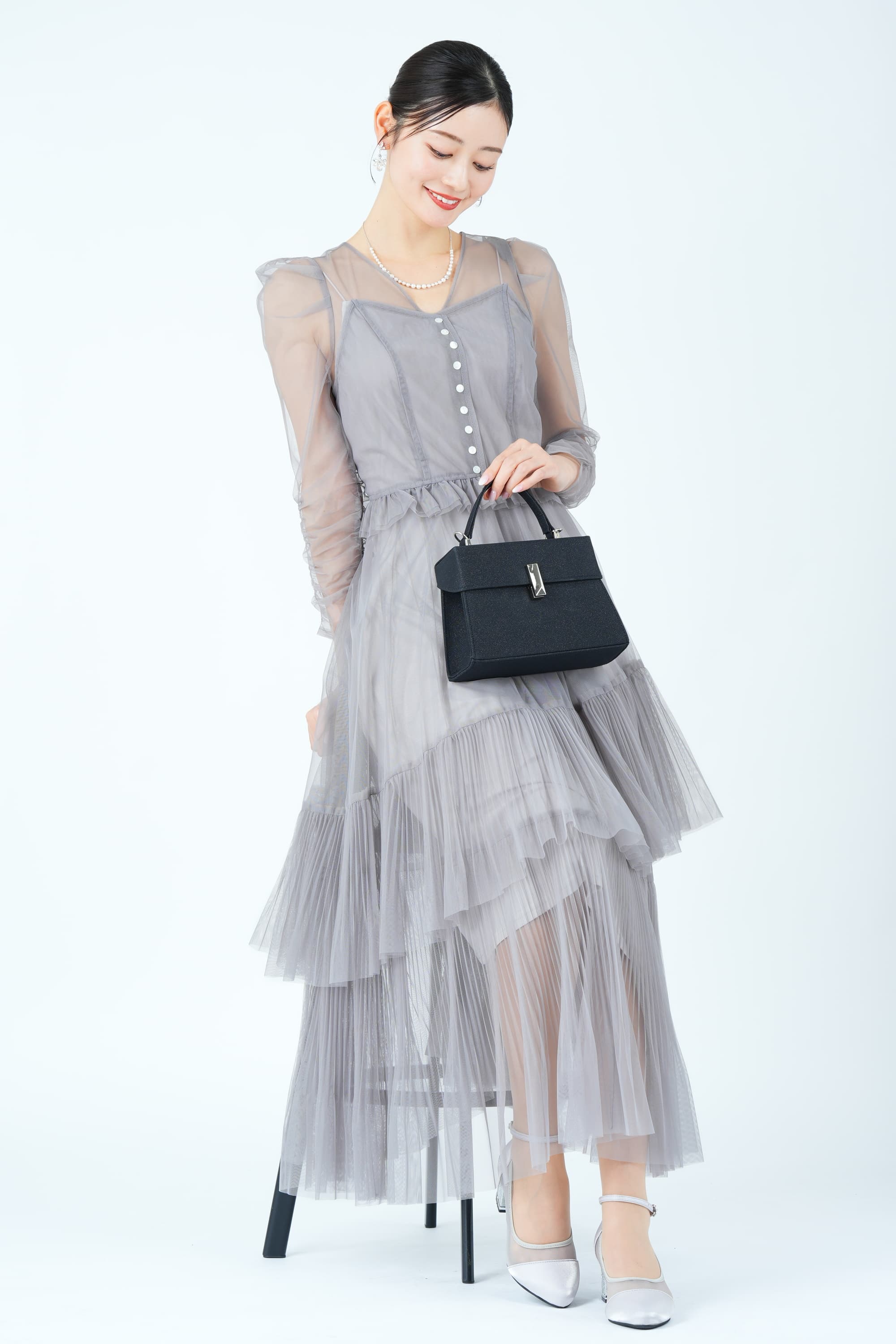 アシメティアードチュールグレードレス