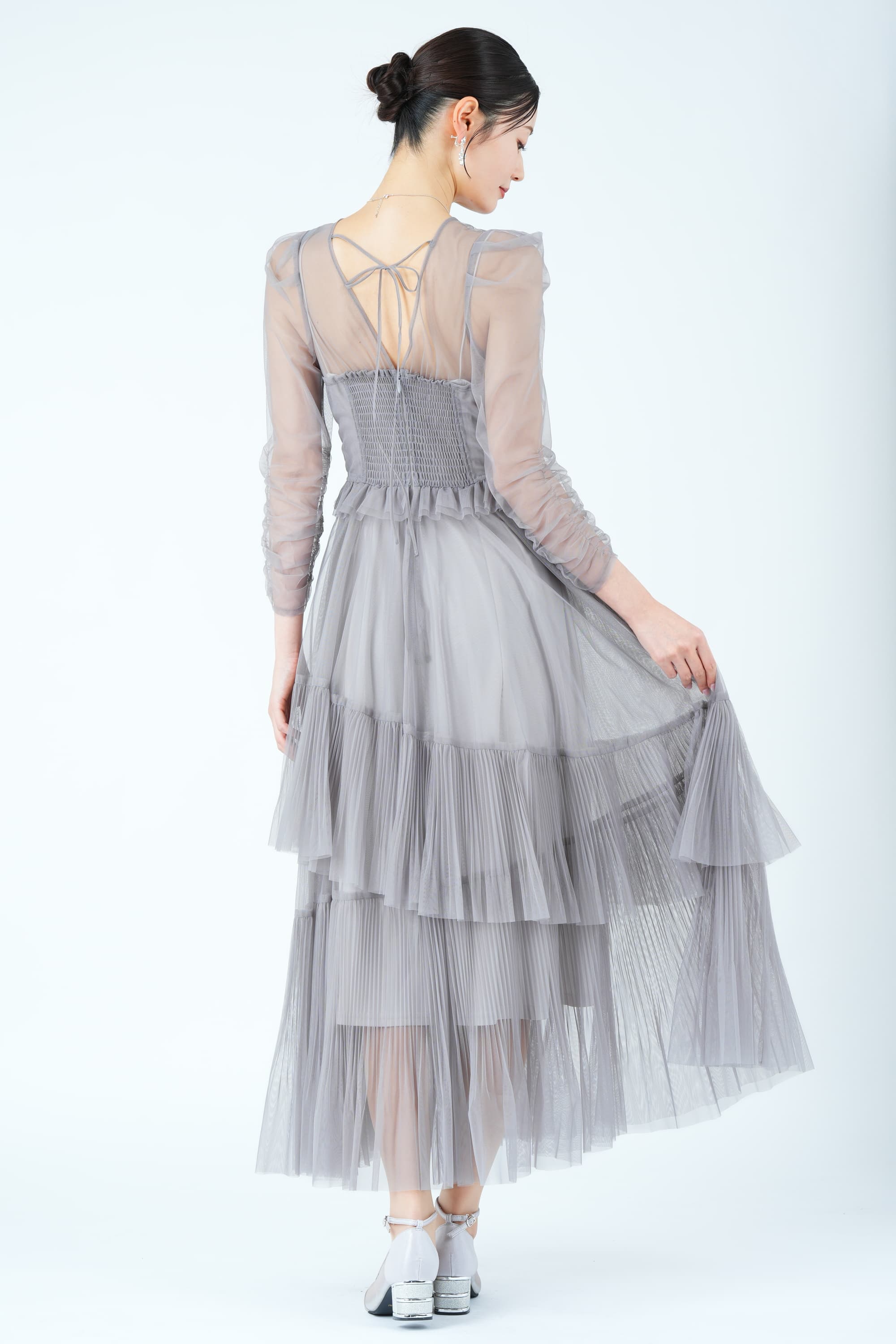 アシメティアードチュールグレードレス