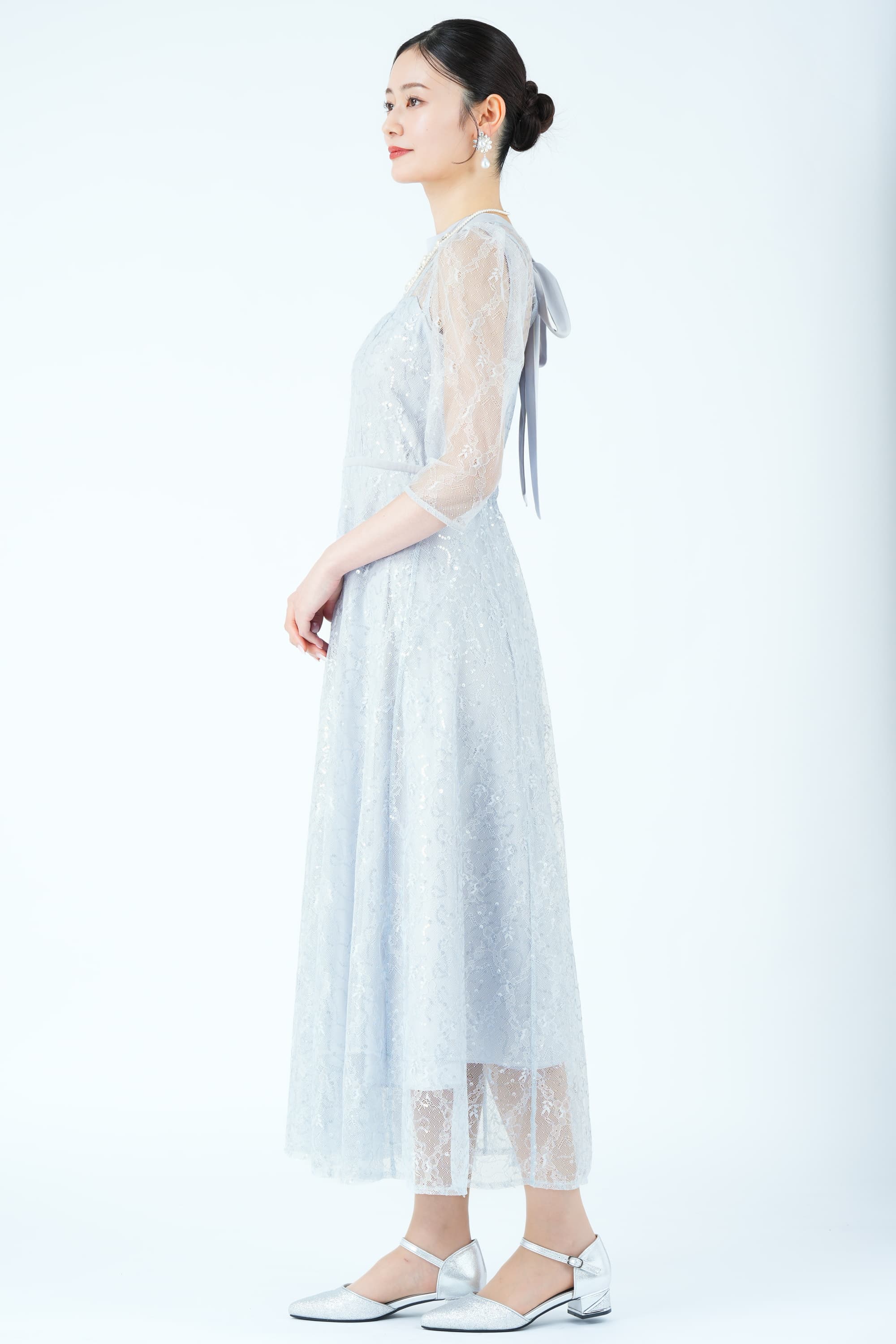 フラワー柄スパンコールレースサックスブルードレス