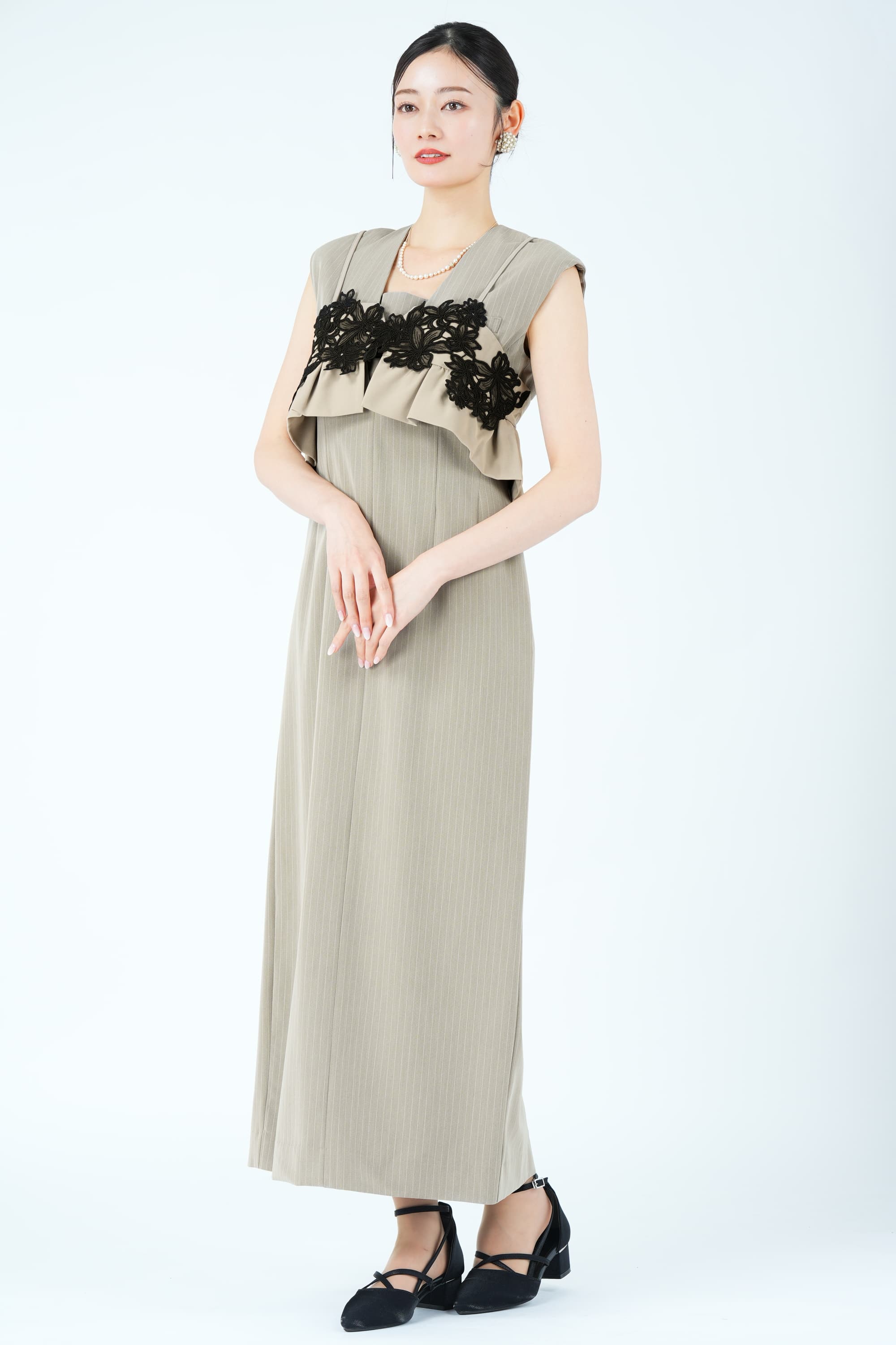 刺繍ビスチェ&times;ピンストライプベージュドレス