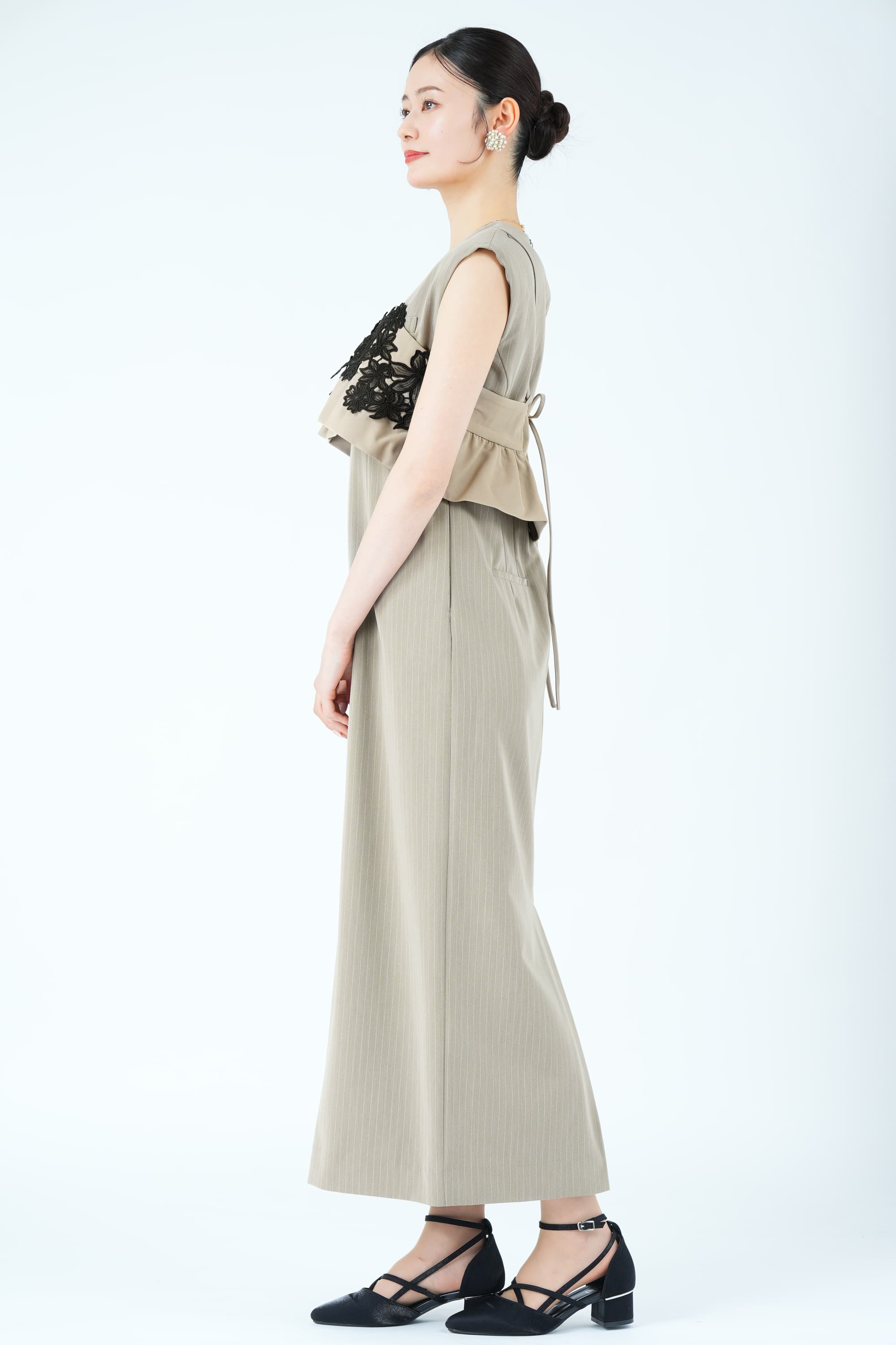 刺繍ビスチェ&times;ピンストライプベージュドレス