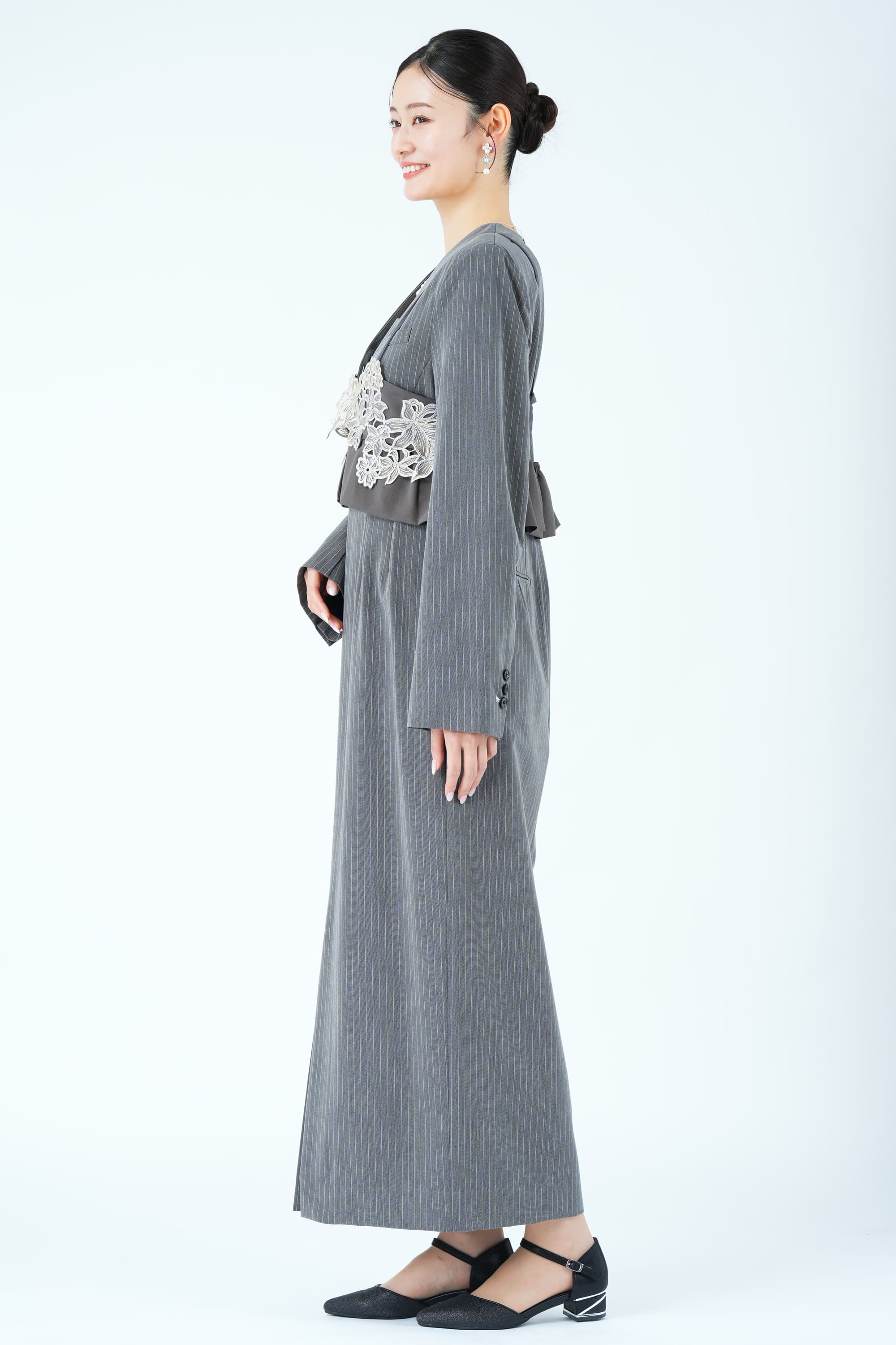 刺繍ビスチェ&times;テーラードピンストライプグレードレス