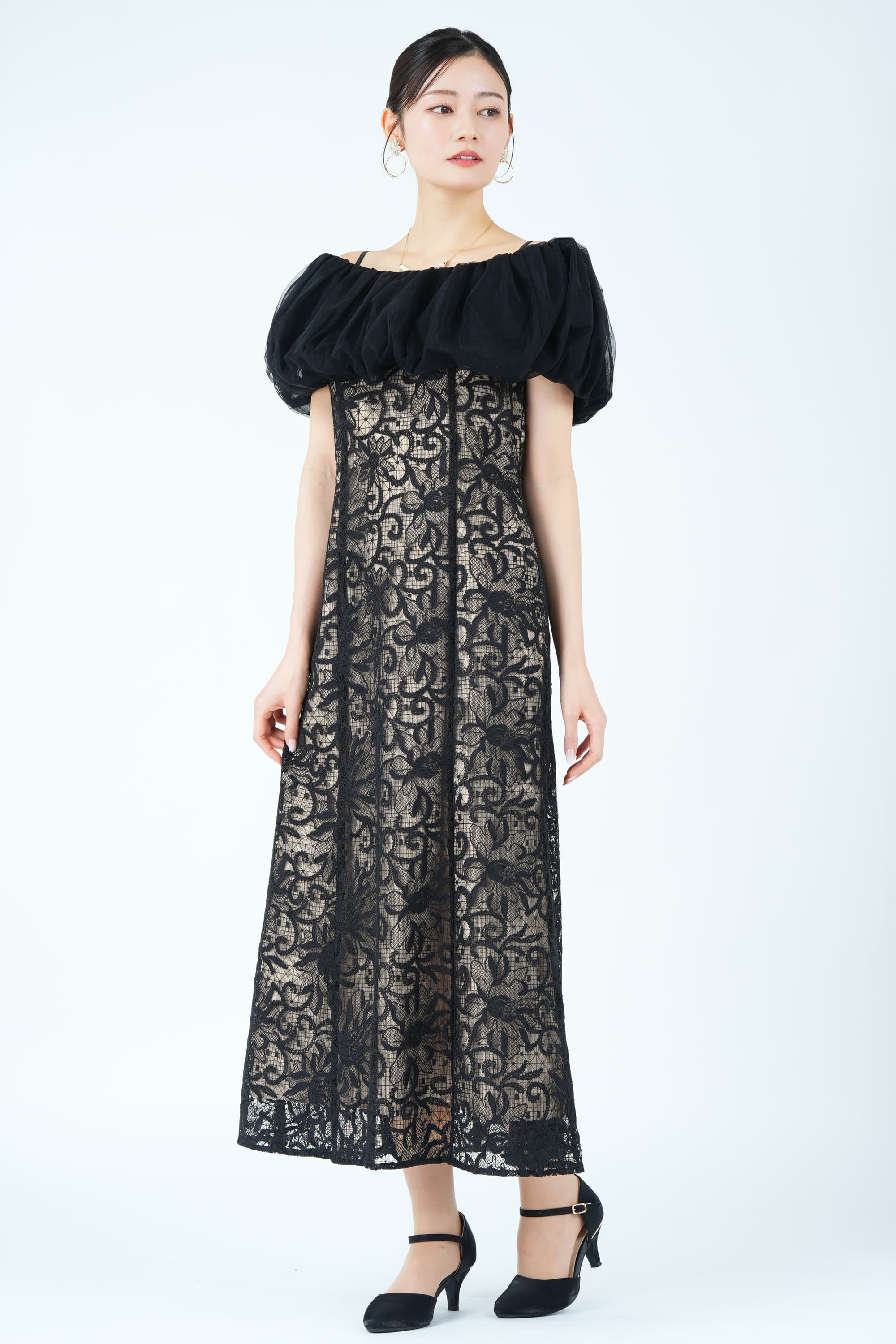 チュールスヌード付き配色レースブラックドレス