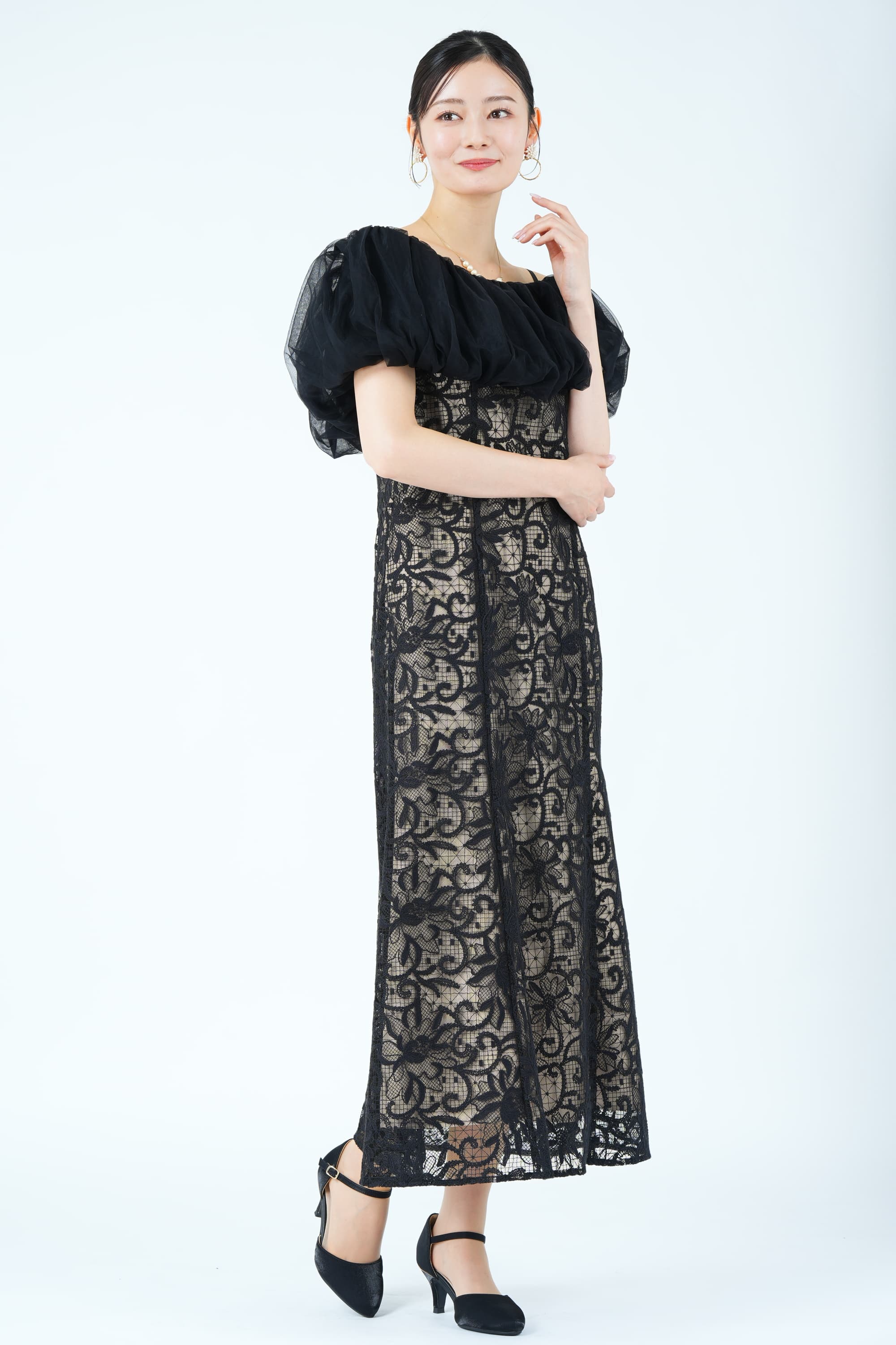 チュールスヌード付き配色レースブラックドレス
