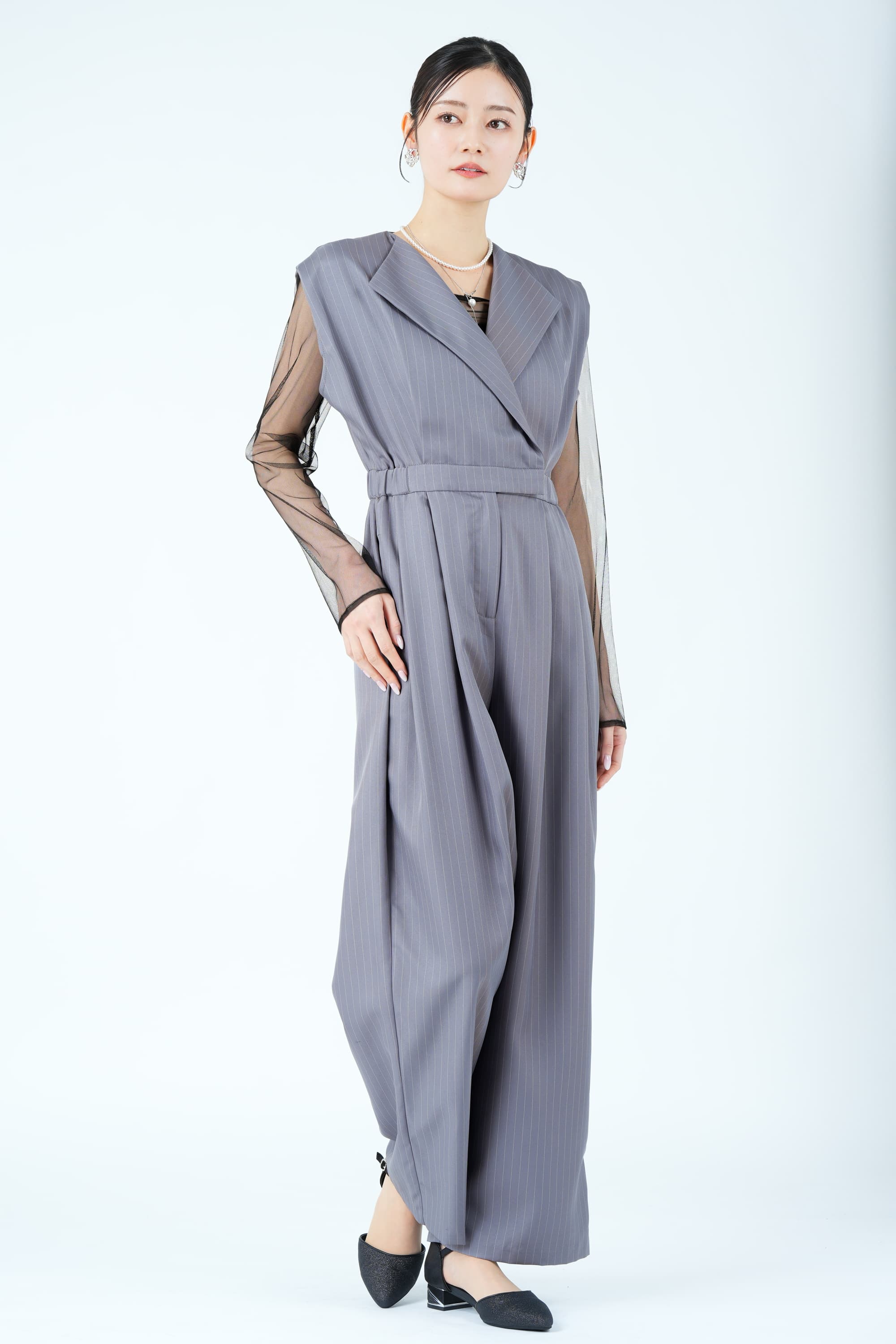 スタンドアウトカラーグレーストライプパンツドレス