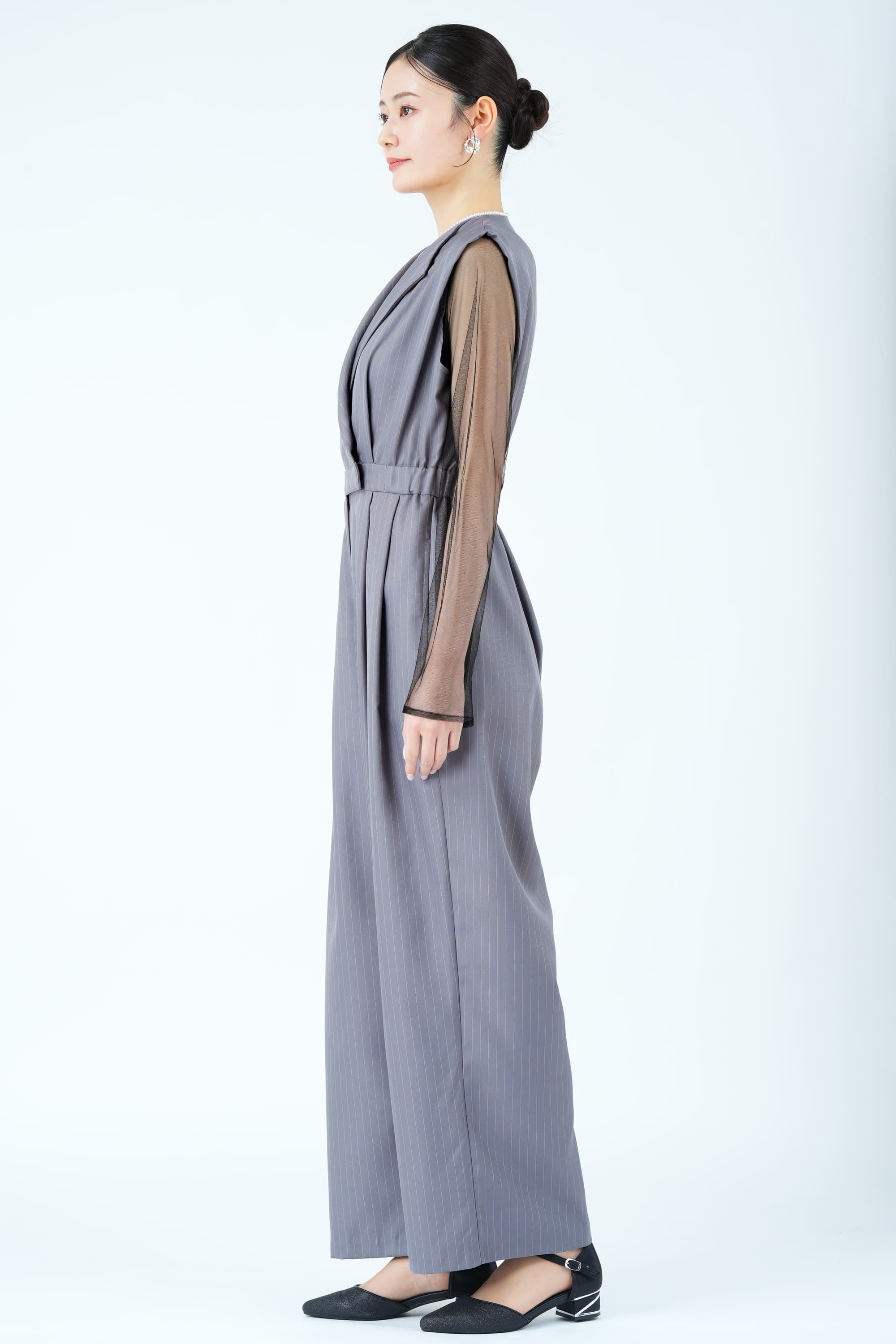 スタンドアウトカラーグレーストライプパンツドレス