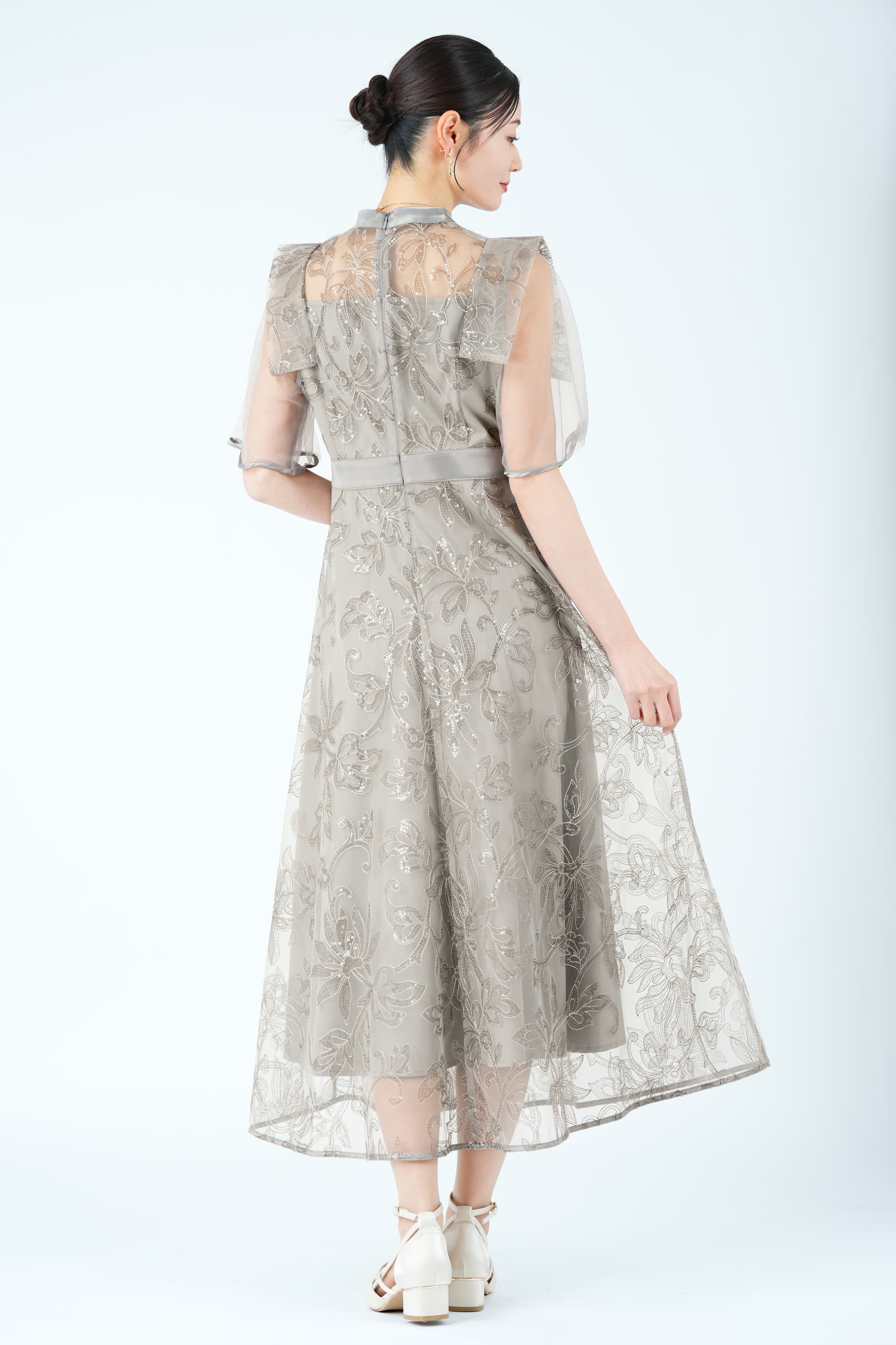 ショルダーフラップ風フラワーレースグレードレス