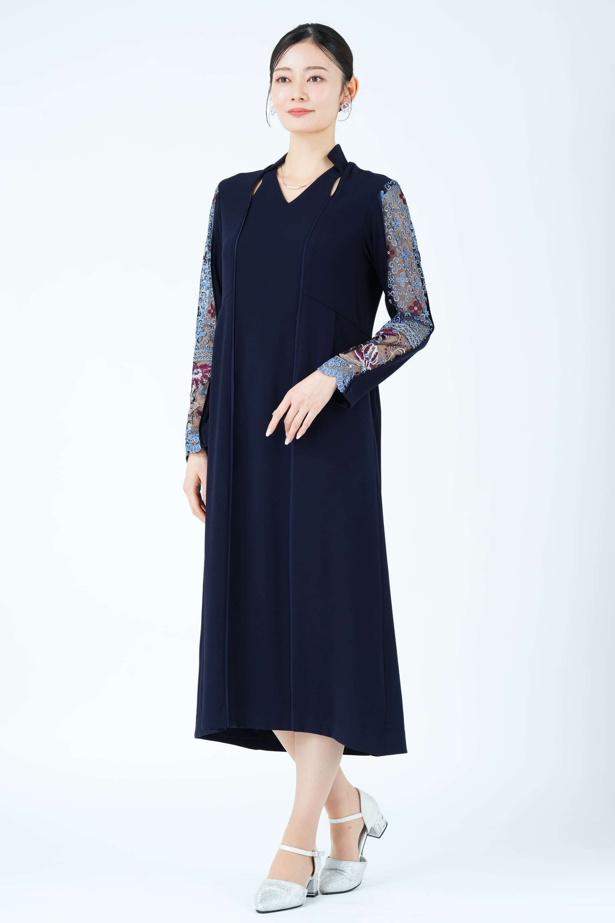 ペタルカラー刺繍スリーブネイビードレス