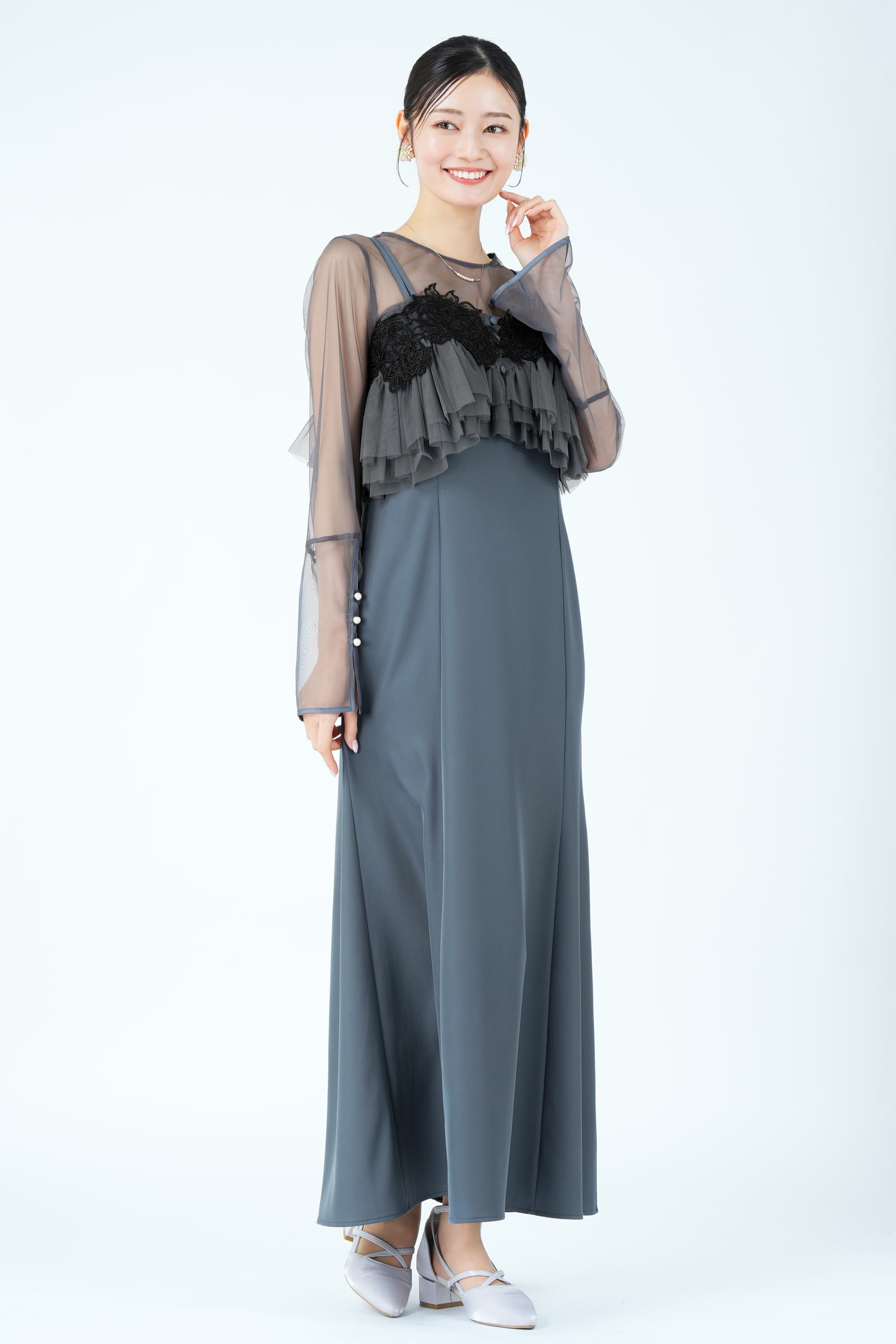 ペタルモチーフ刺繍レイヤードブルーグレードレス