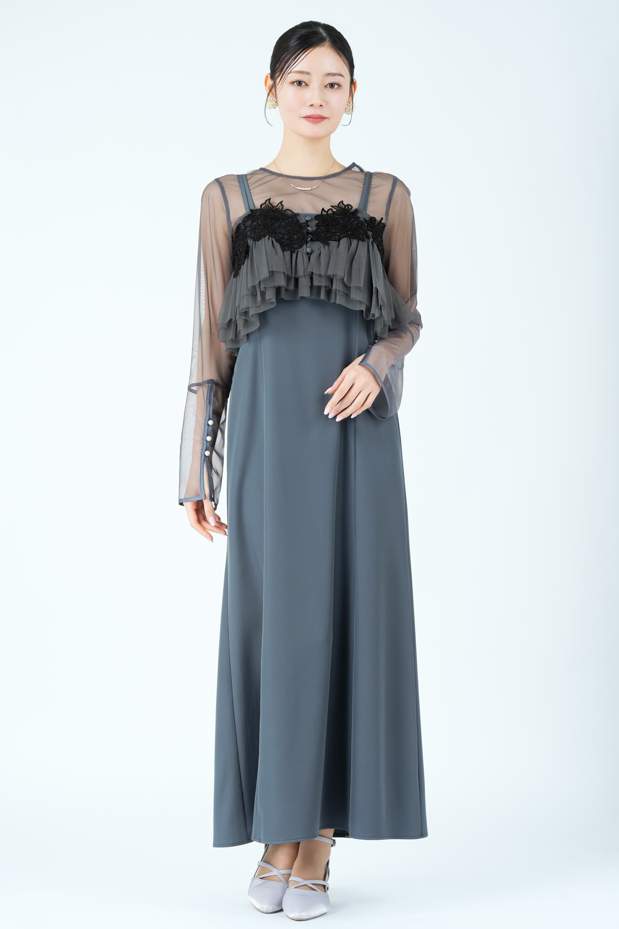ペタルモチーフ刺繍レイヤードブルーグレードレス