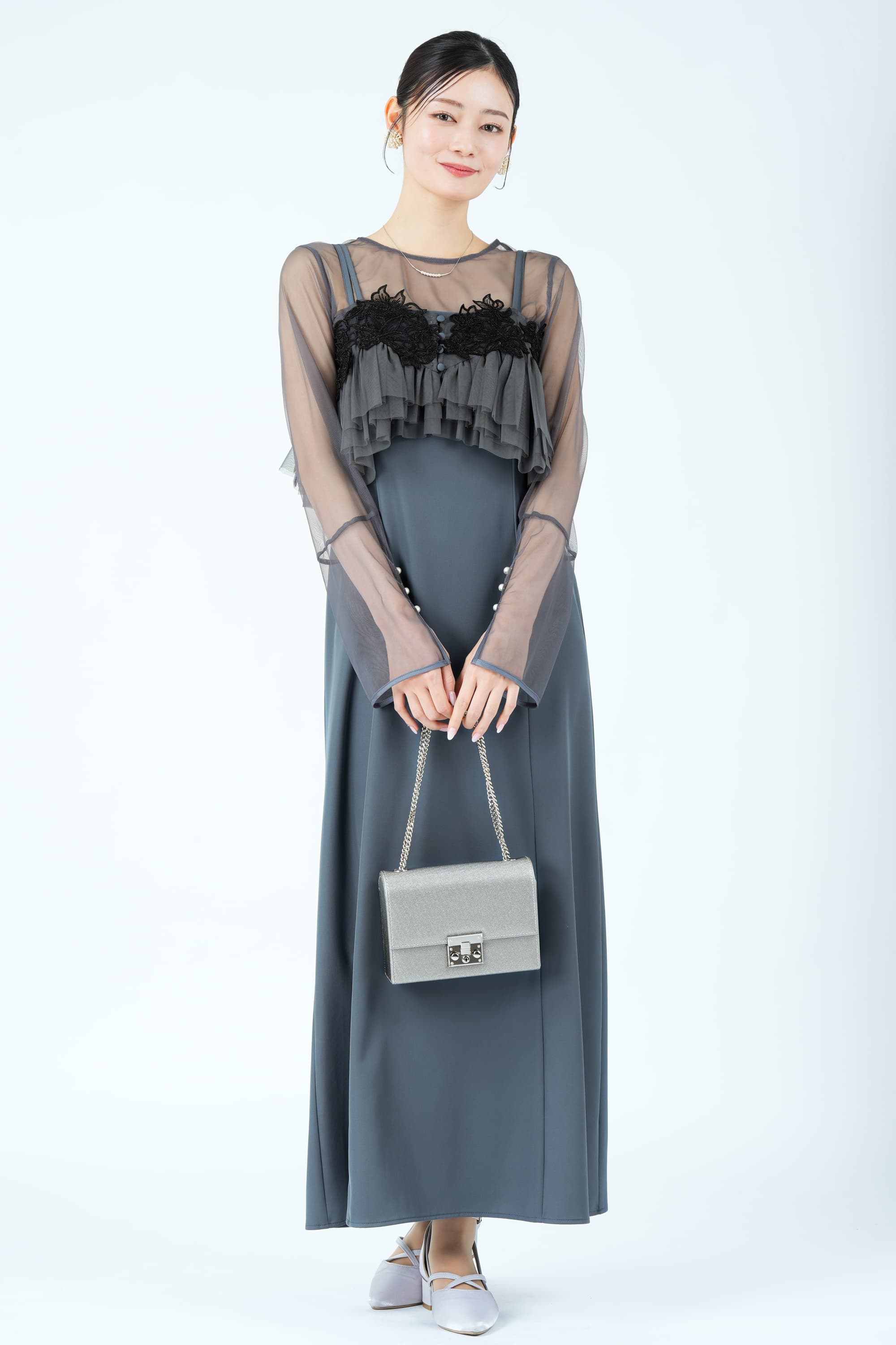 ペタルモチーフ刺繍レイヤードブルーグレードレス