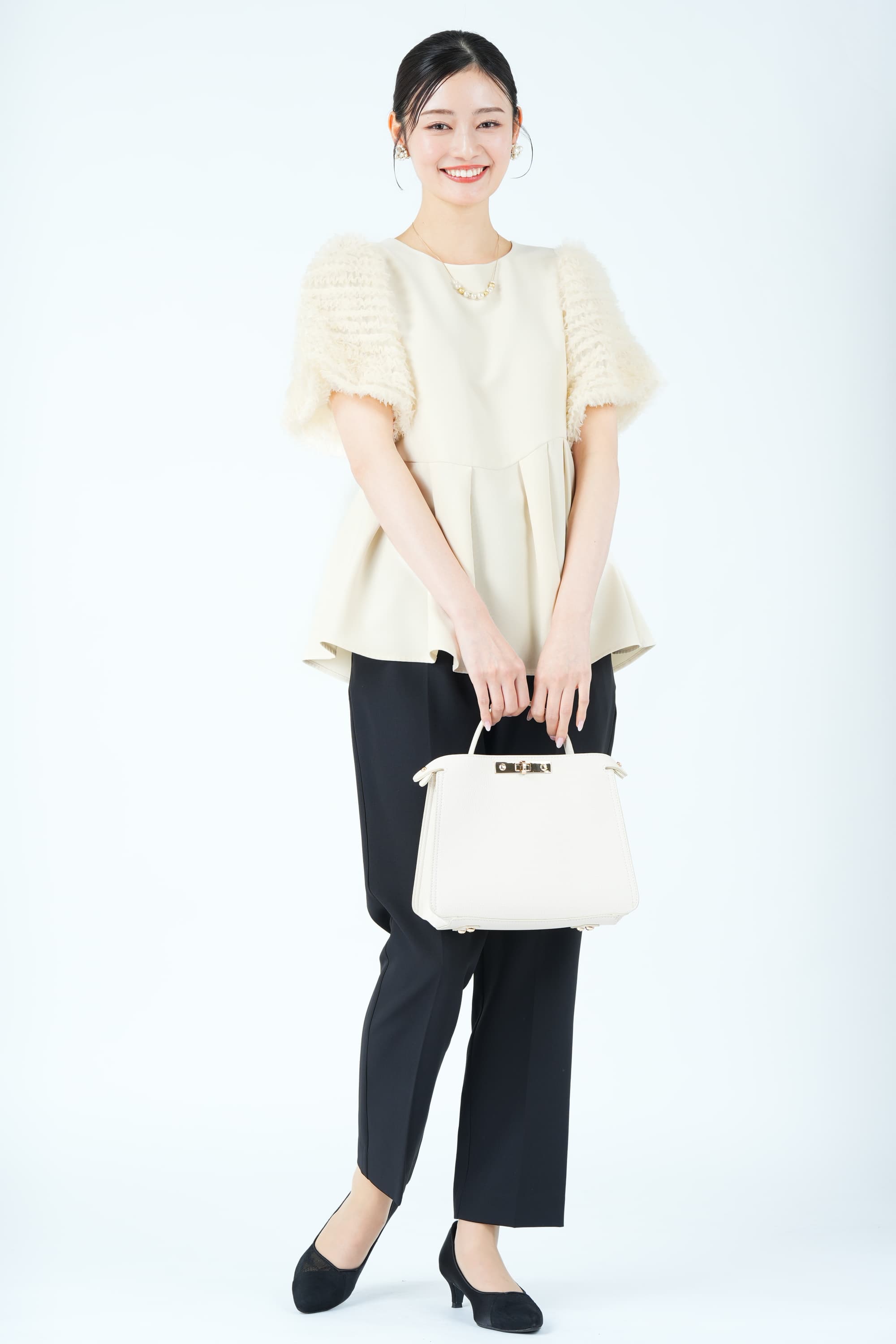 フェザースリーブペプラムアイボリー&times;ブラックパンツドレス