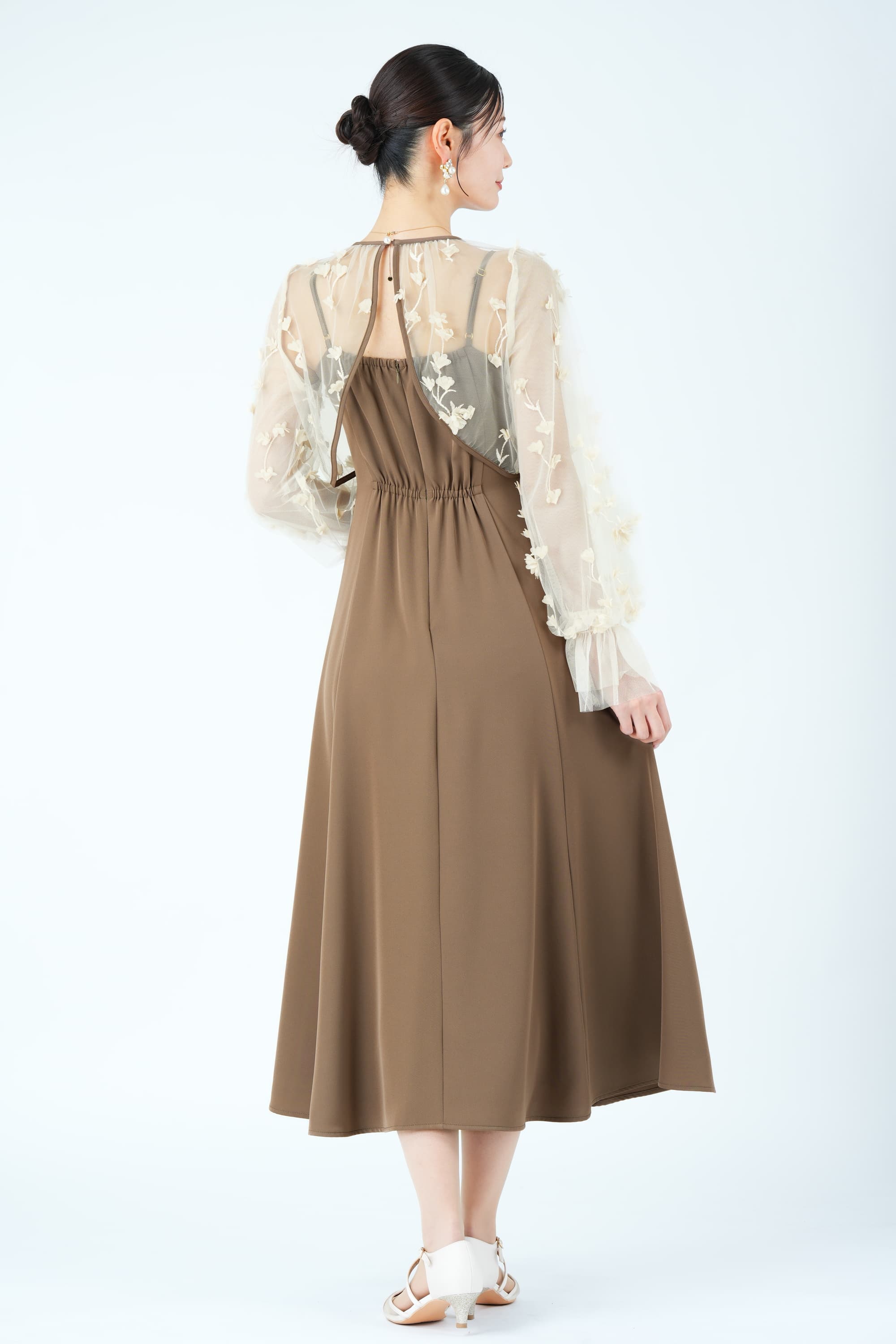 立体フラワー刺繍レイヤードブラウンドレス