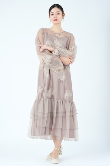 花刺繍バルーンスリーブグレイッシュベージュドレス