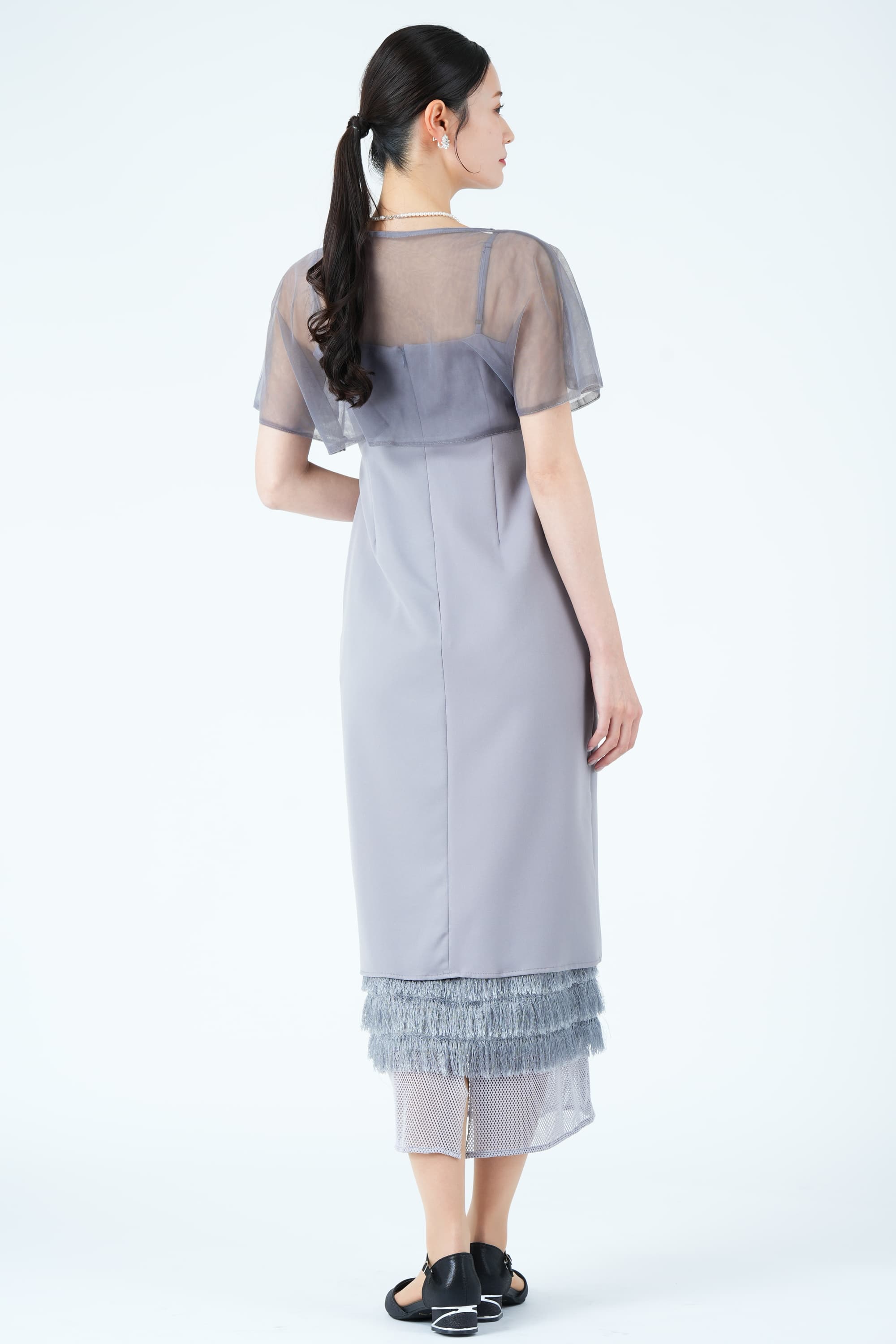 メッシュレース&times;シャギーレイヤード裾ブルーグレードレス