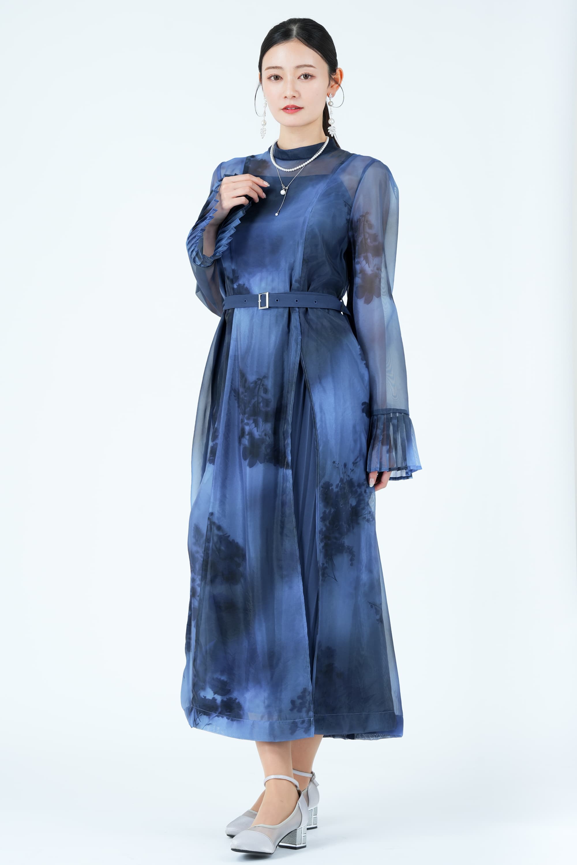 ペインティングフラワーブルードレス