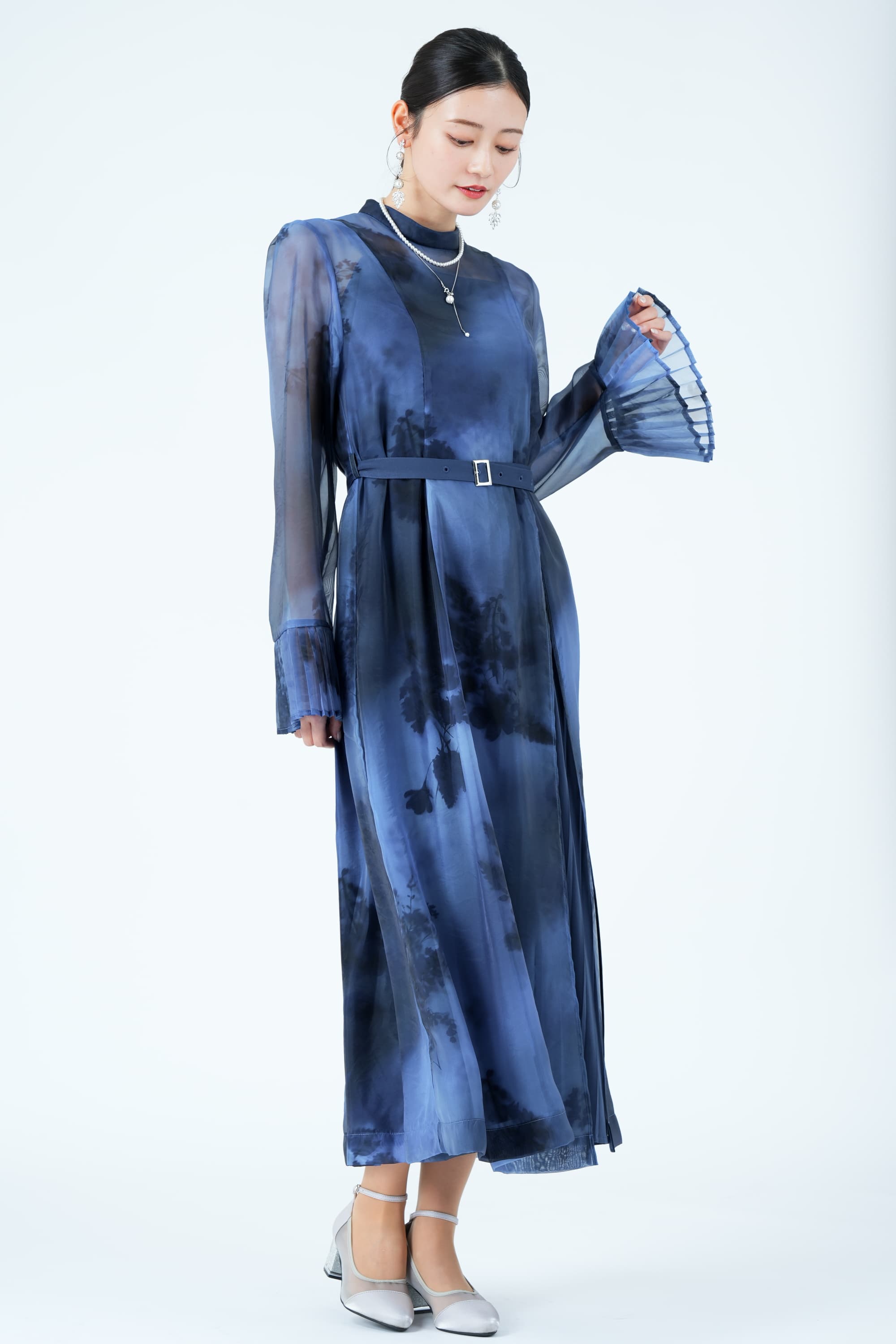 ペインティングフラワーブルードレス