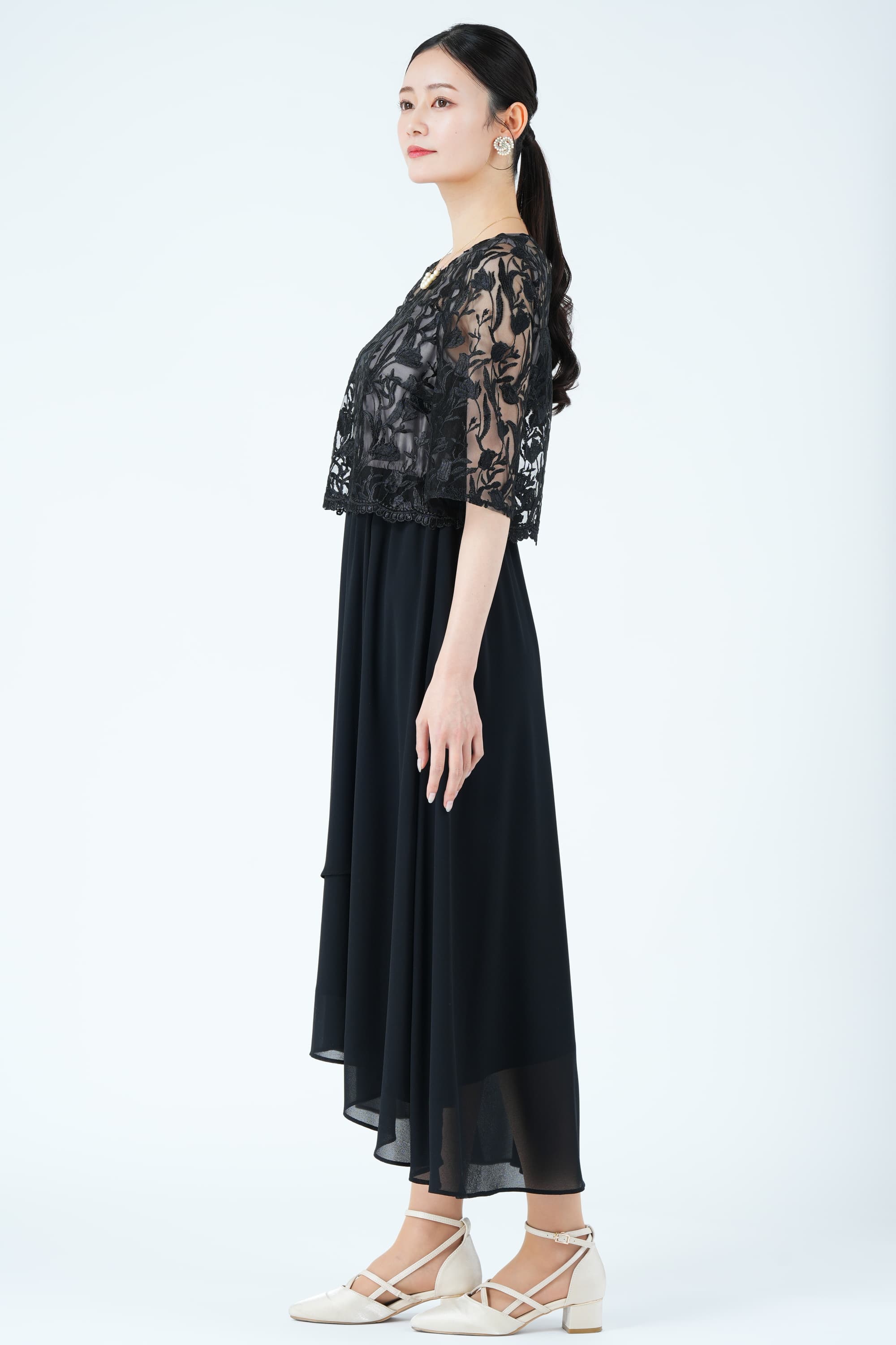 フラワー刺繍イレギュラーヘムブラックドレス