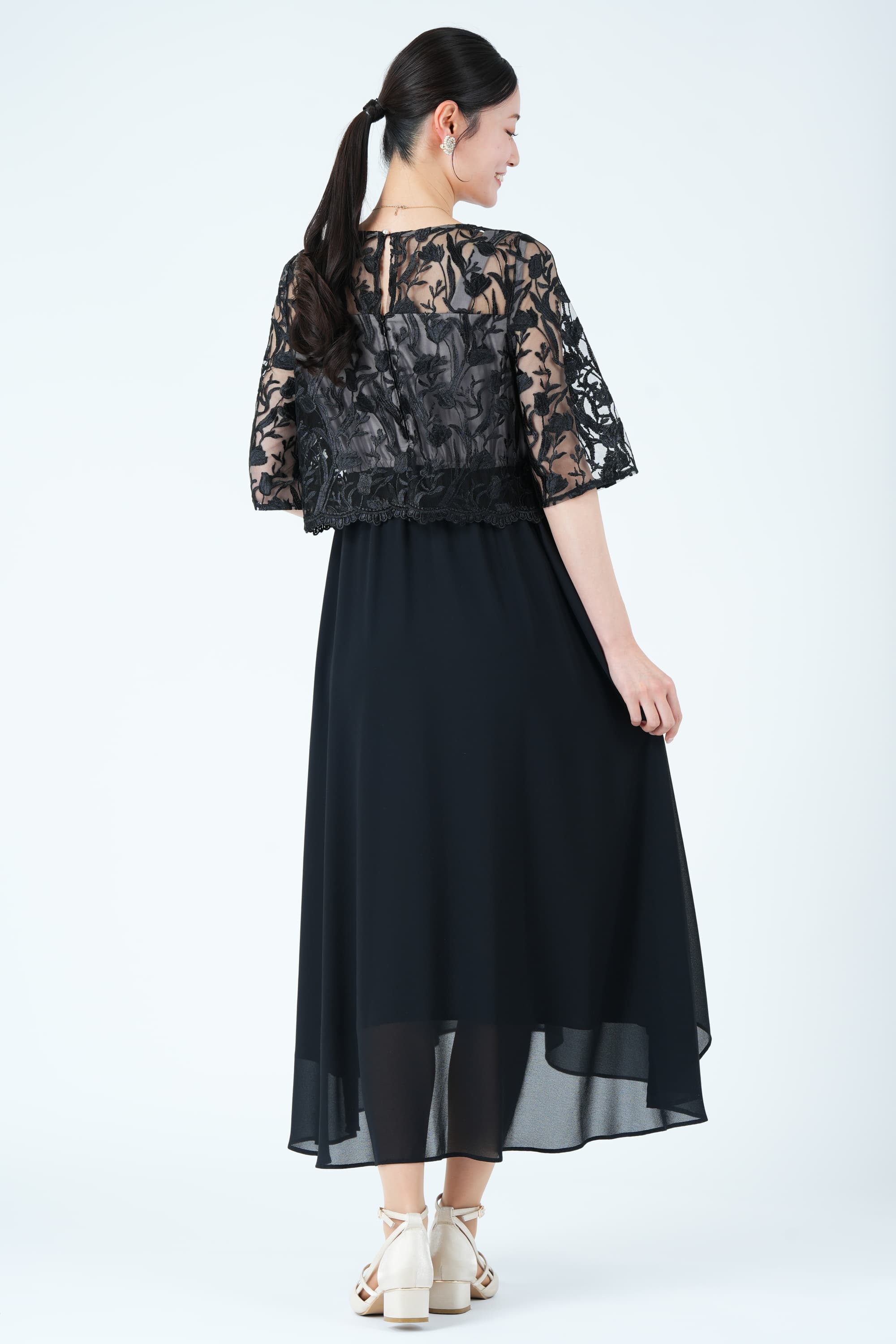 フラワー刺繍イレギュラーヘムブラックドレス