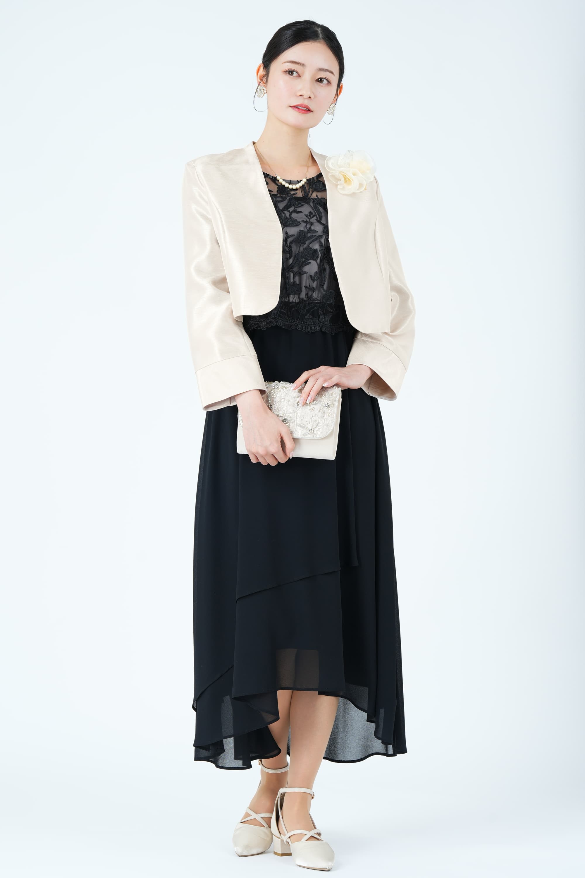 フラワー刺繍イレギュラーヘムブラックドレス