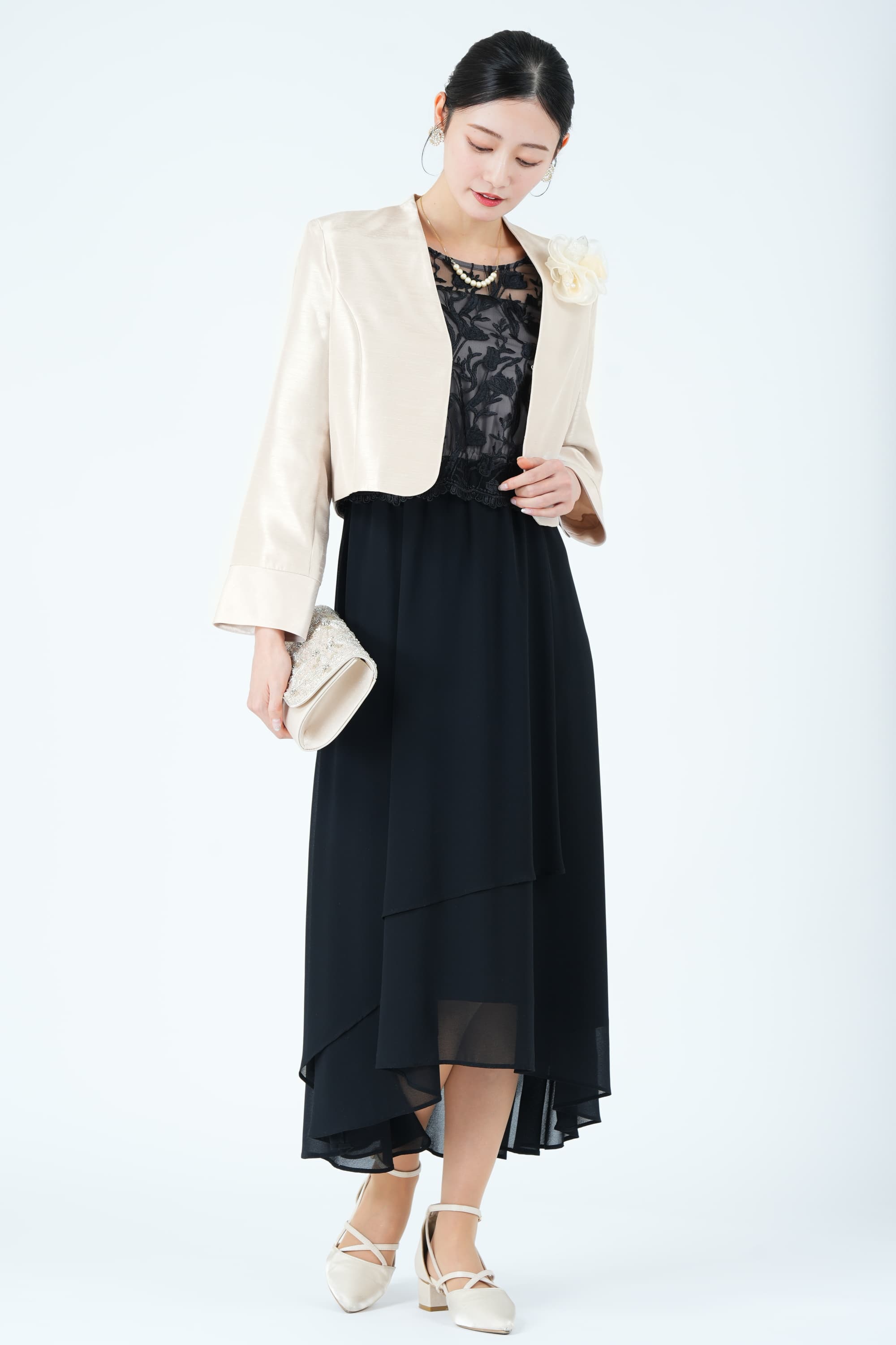 フラワー刺繍イレギュラーヘムブラックドレス