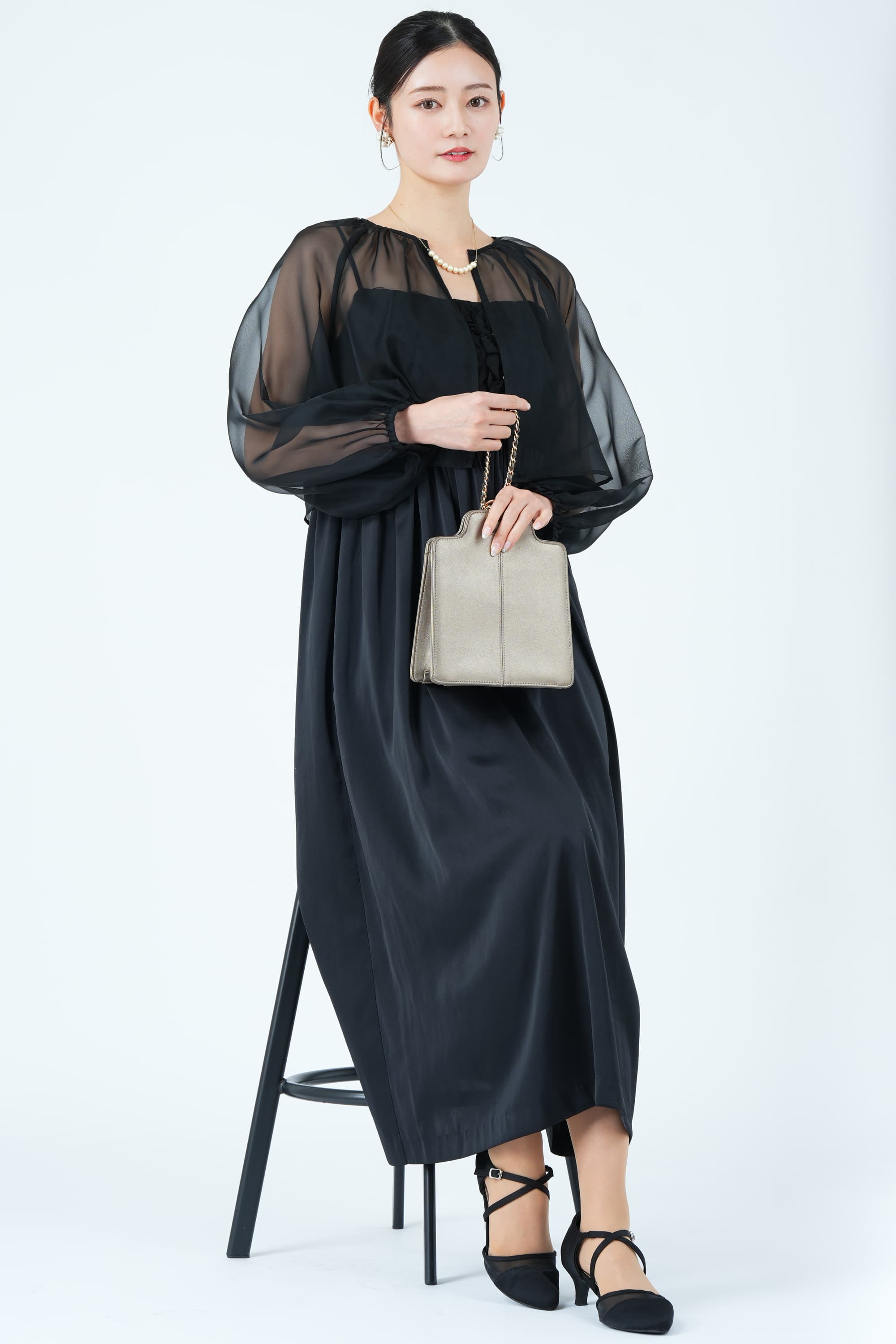 シアーボレロ&times;立体フラワー刺繍ブラックドレス