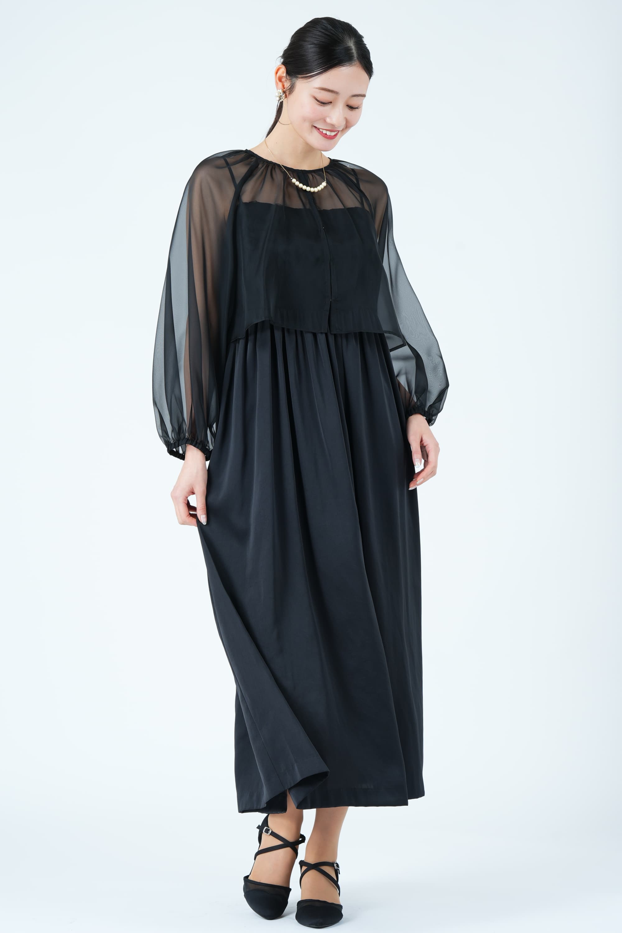 シアーボレロ&times;立体フラワー刺繍ブラックドレス