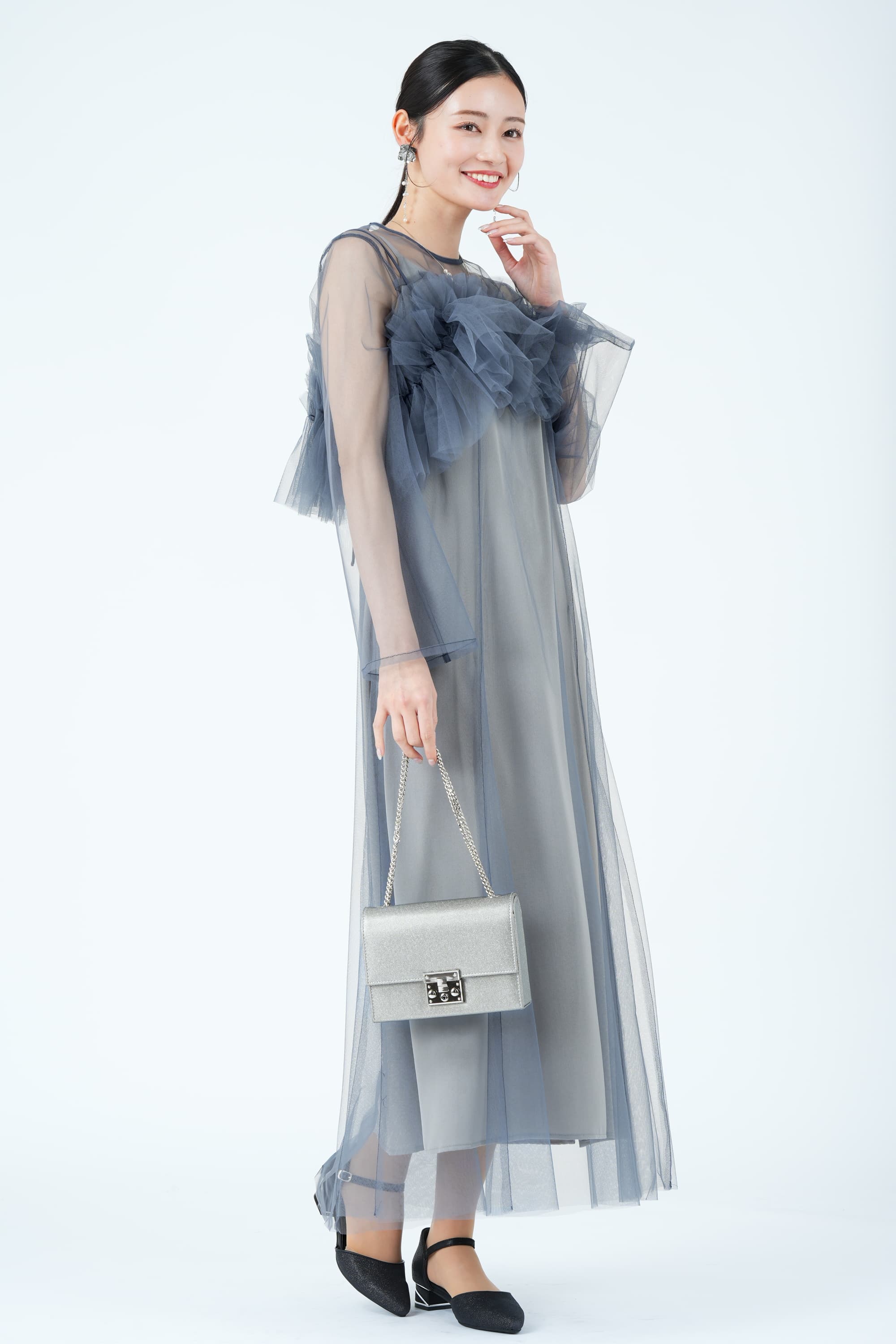 ボリューミービスチェシアーブルードレス