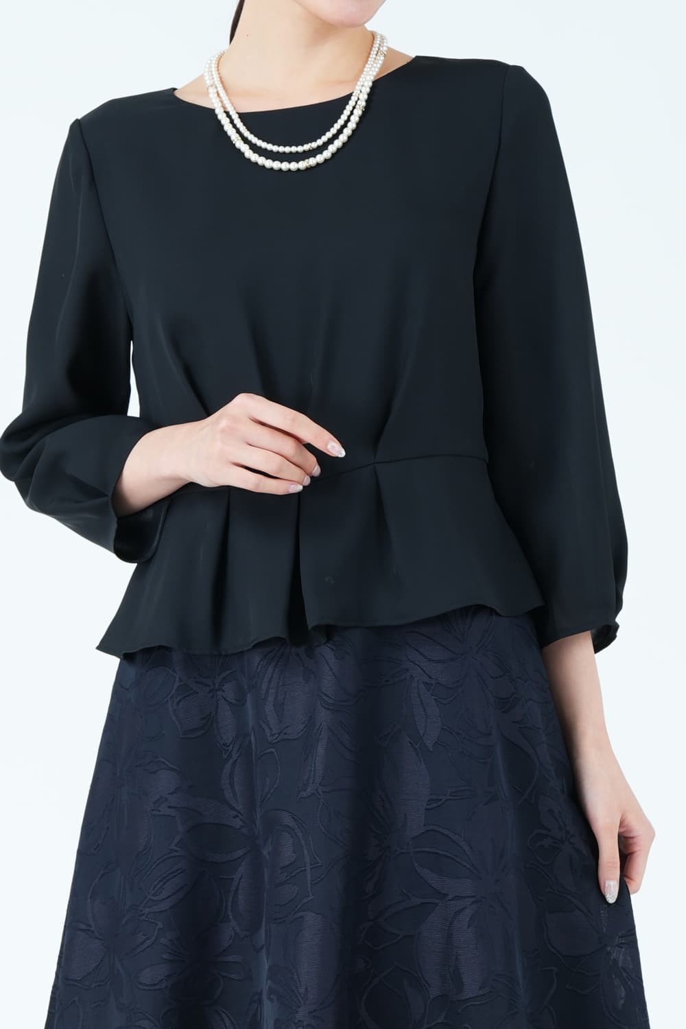 シルキーサテンオパールブラック&times;ネイビードレス