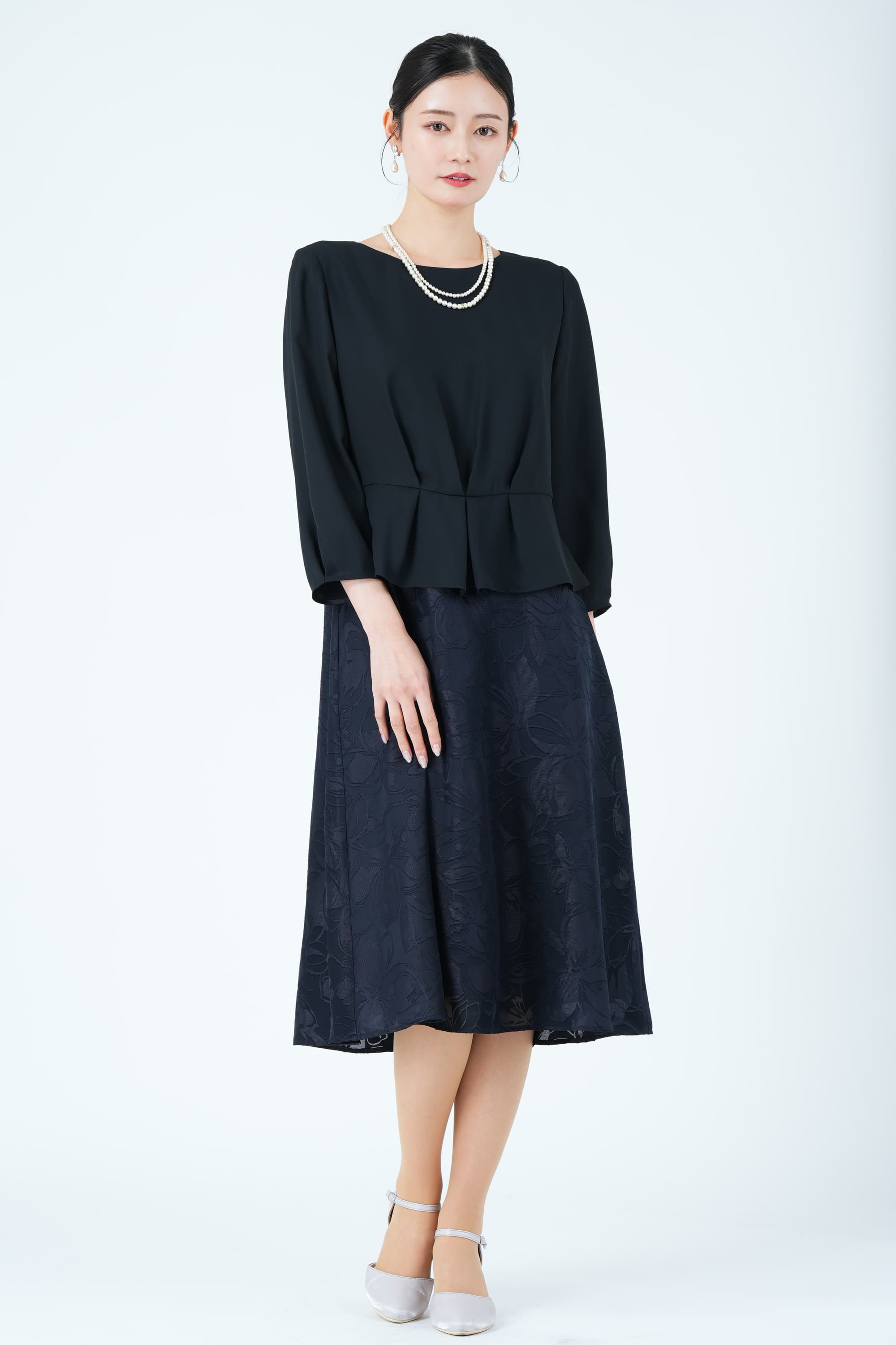 シルキーサテンオパールブラック&times;ネイビードレス