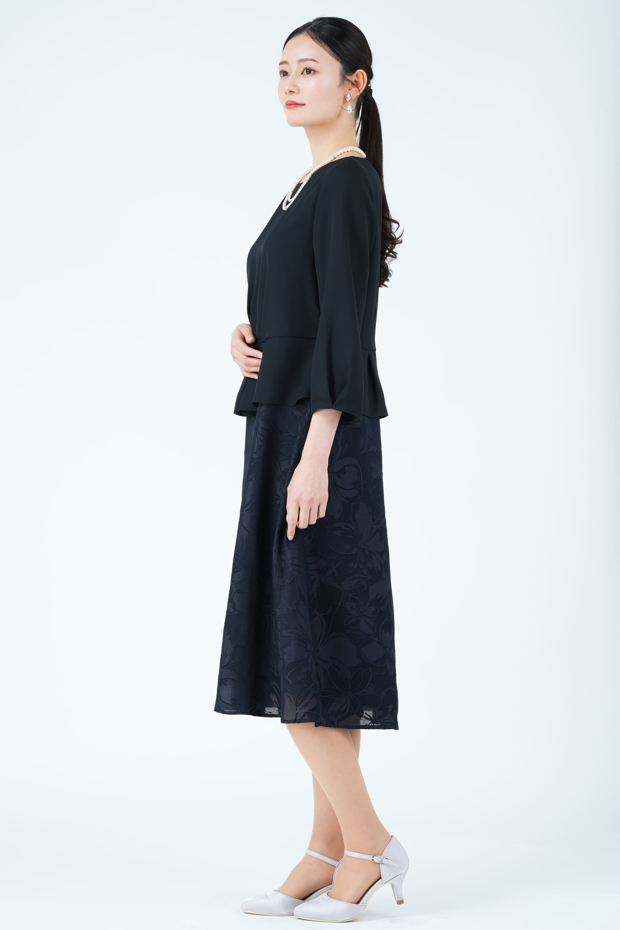 シルキーサテンオパールブラック&times;ネイビードレス