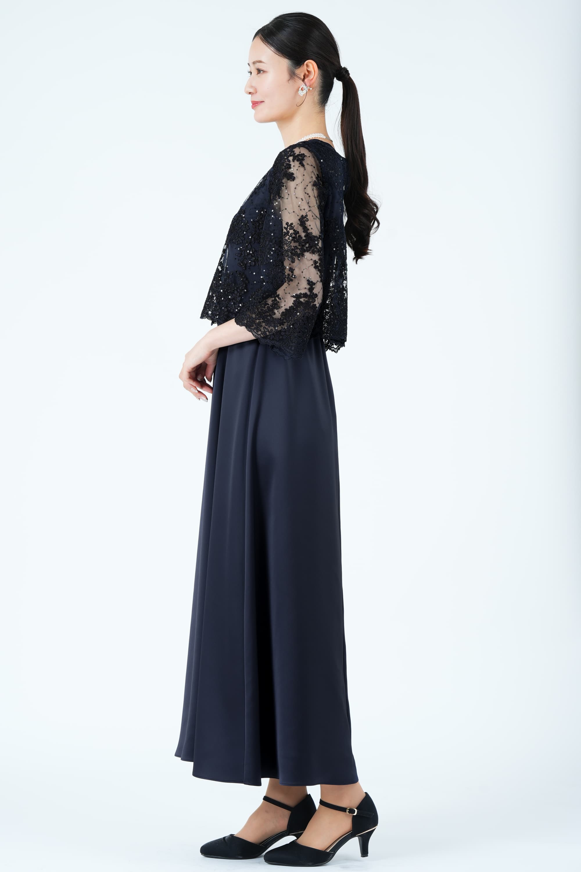 シャイニーレースレイヤード上質サテンネイビードレス