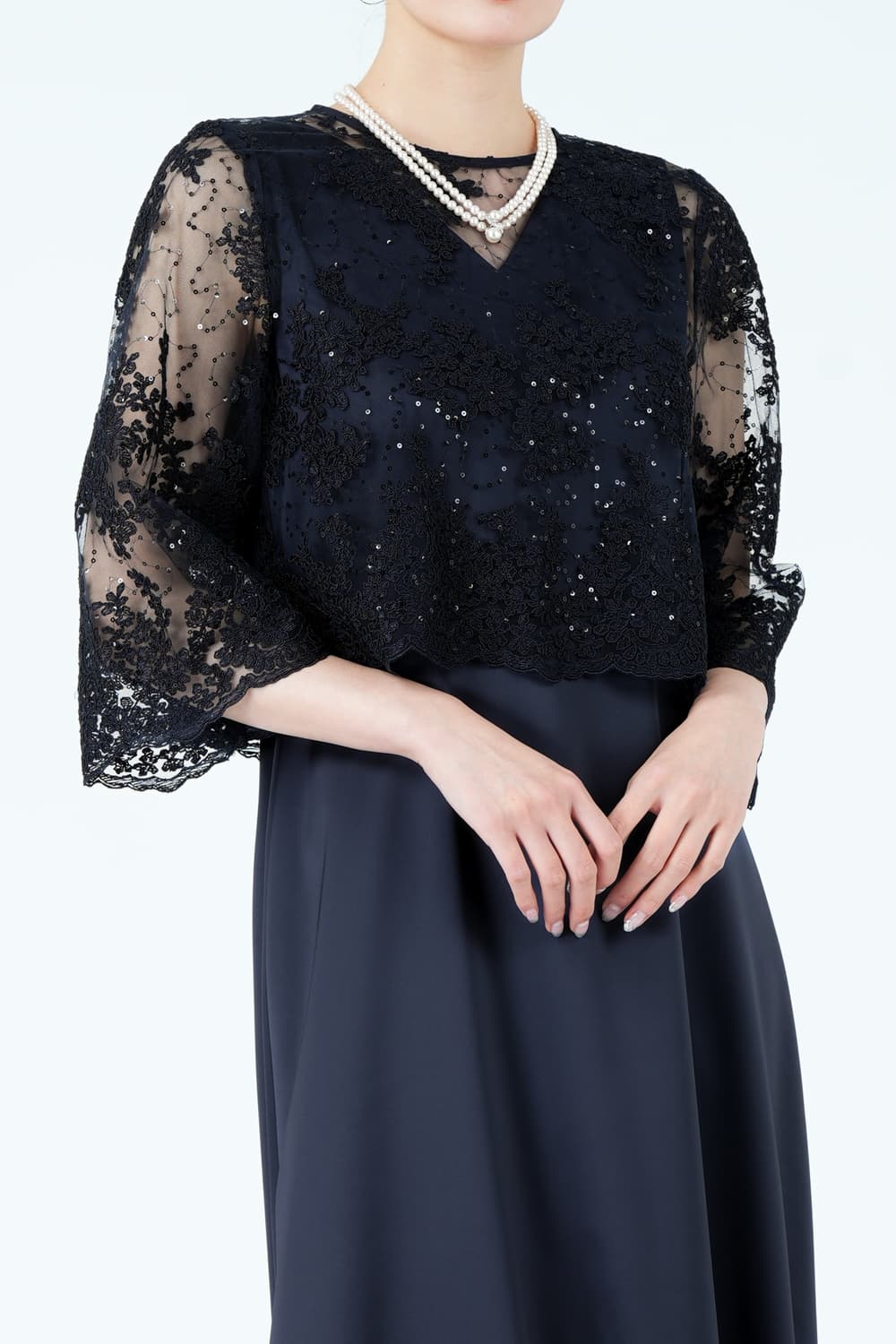 シャイニーレースレイヤード上質サテンネイビードレス