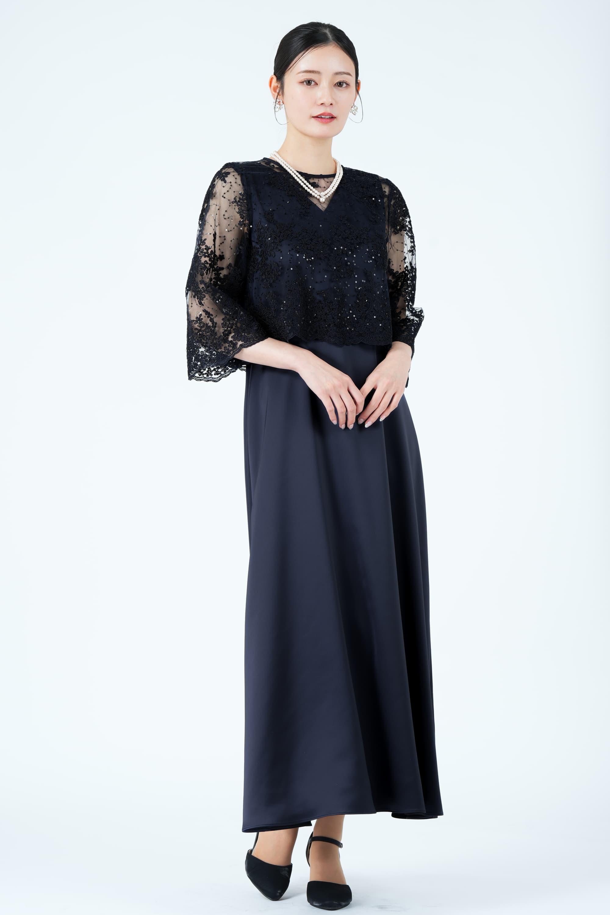 シャイニーレースレイヤード上質サテンネイビードレス