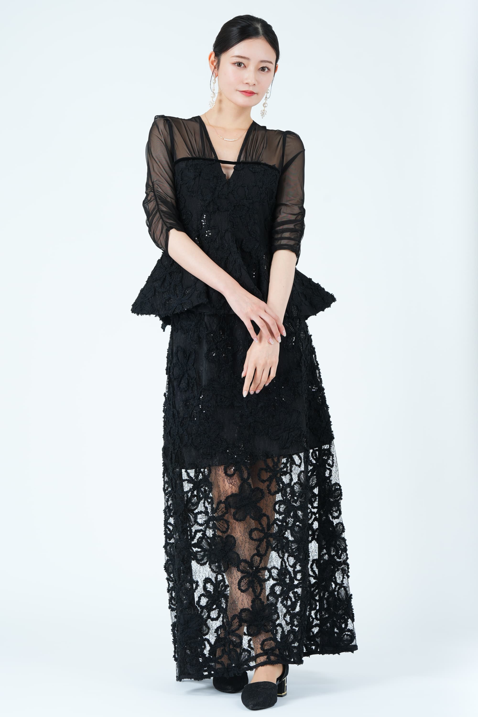 花柄レースペプラムシアーヘムブラックドレス