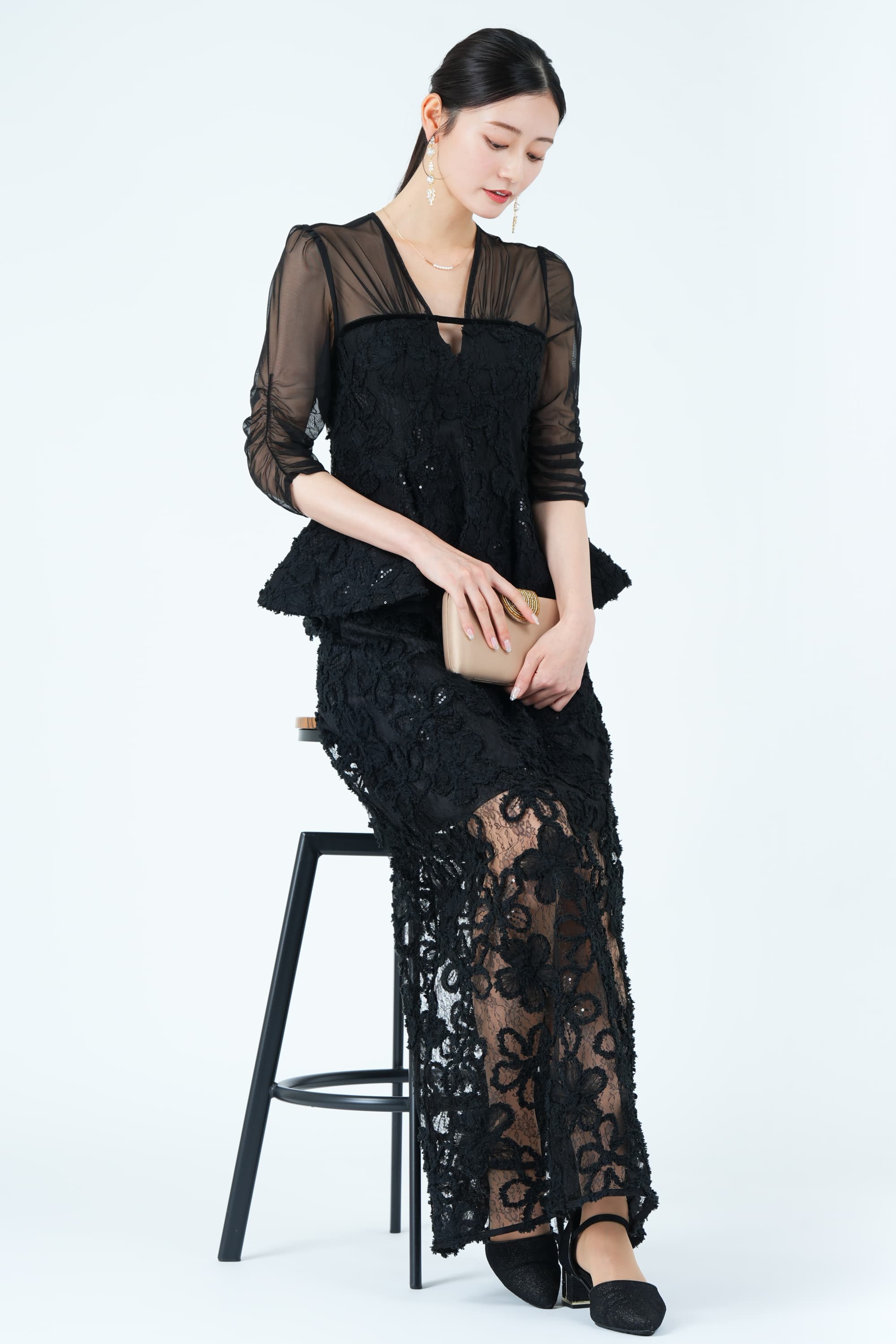 花柄レースペプラムシアーヘムブラックドレス