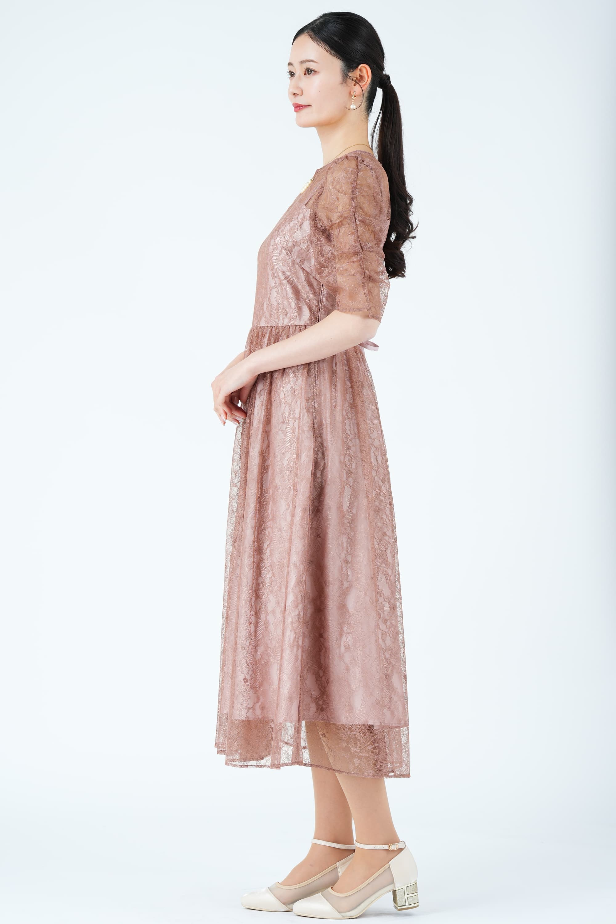 繊細ラメレースピンクドレス